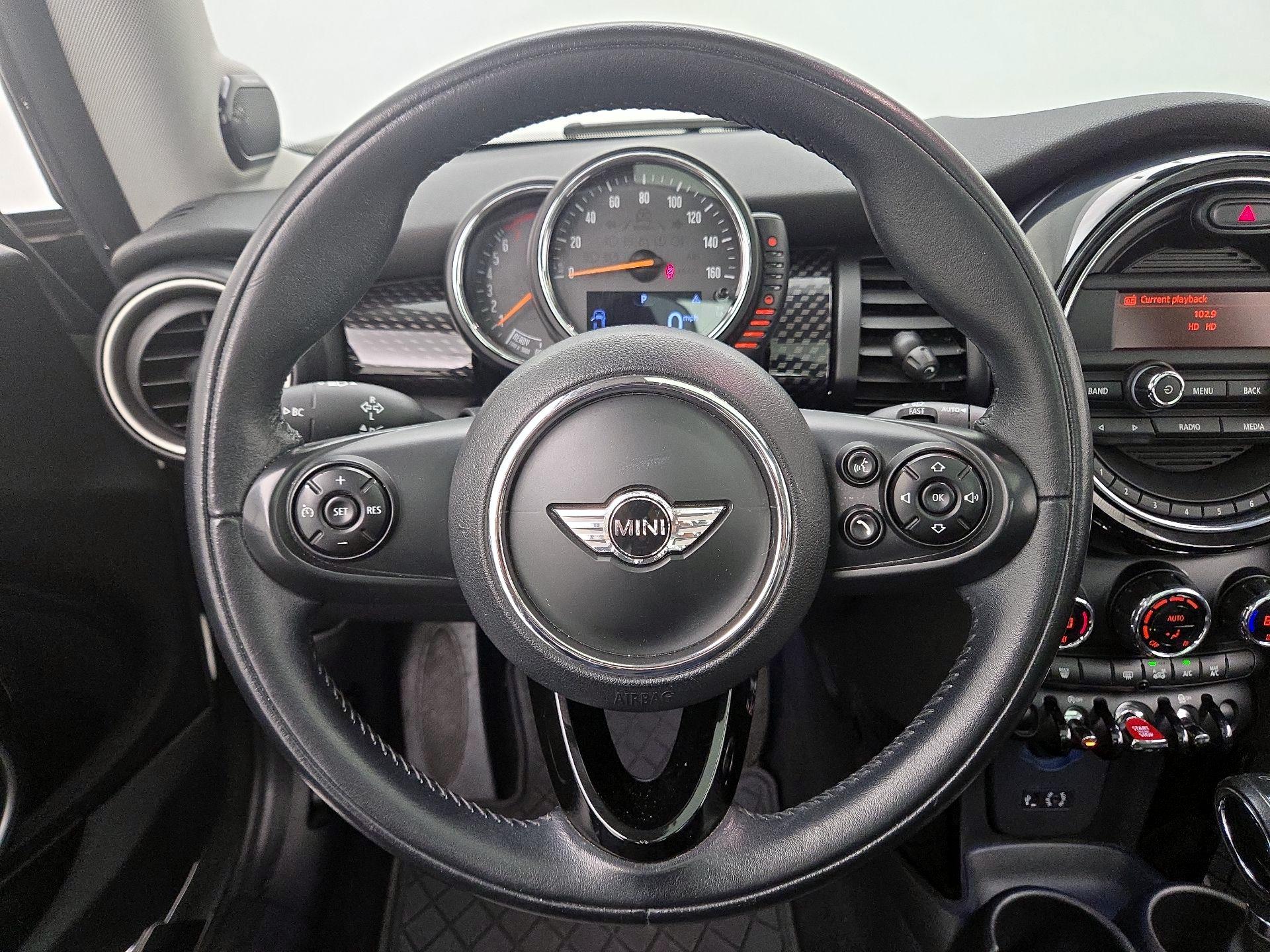 Thumbnail: 2015 MINI Cooper Hardtop - 10
