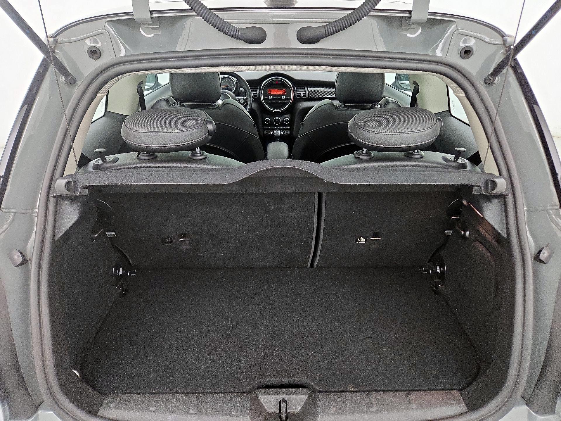Thumbnail: 2015 MINI Cooper Hardtop - 19