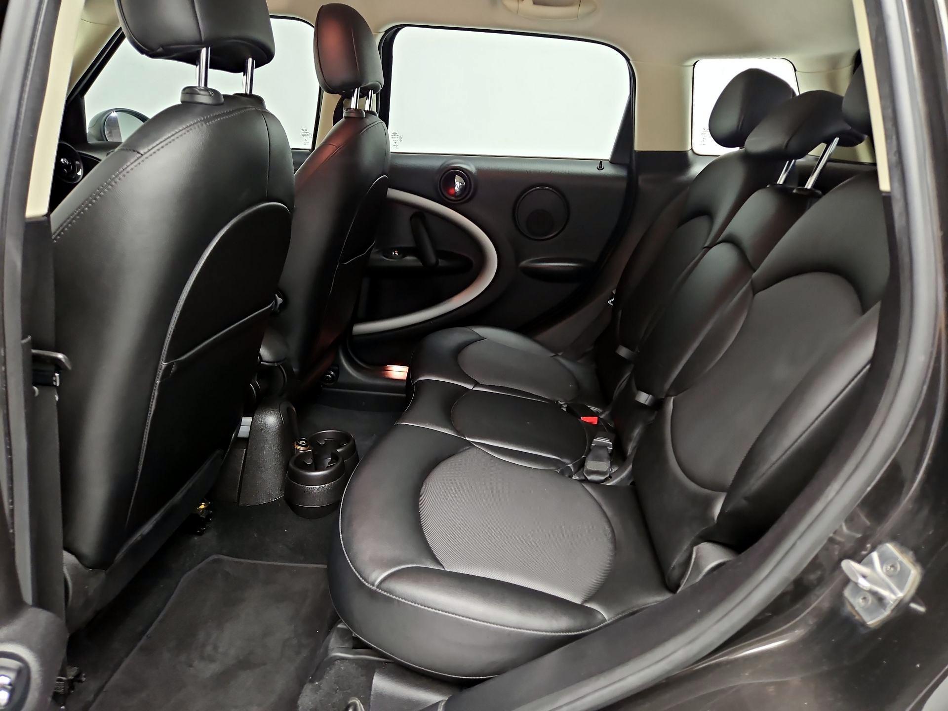 Thumbnail: 2016 MINI Cooper Countryman - 16