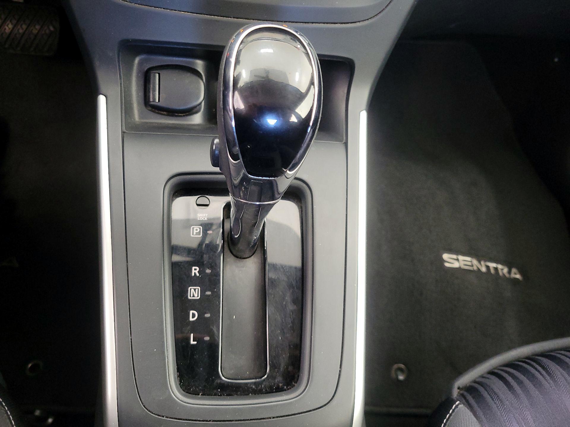 Thumbnail: 2017 Nissan Sentra - 17