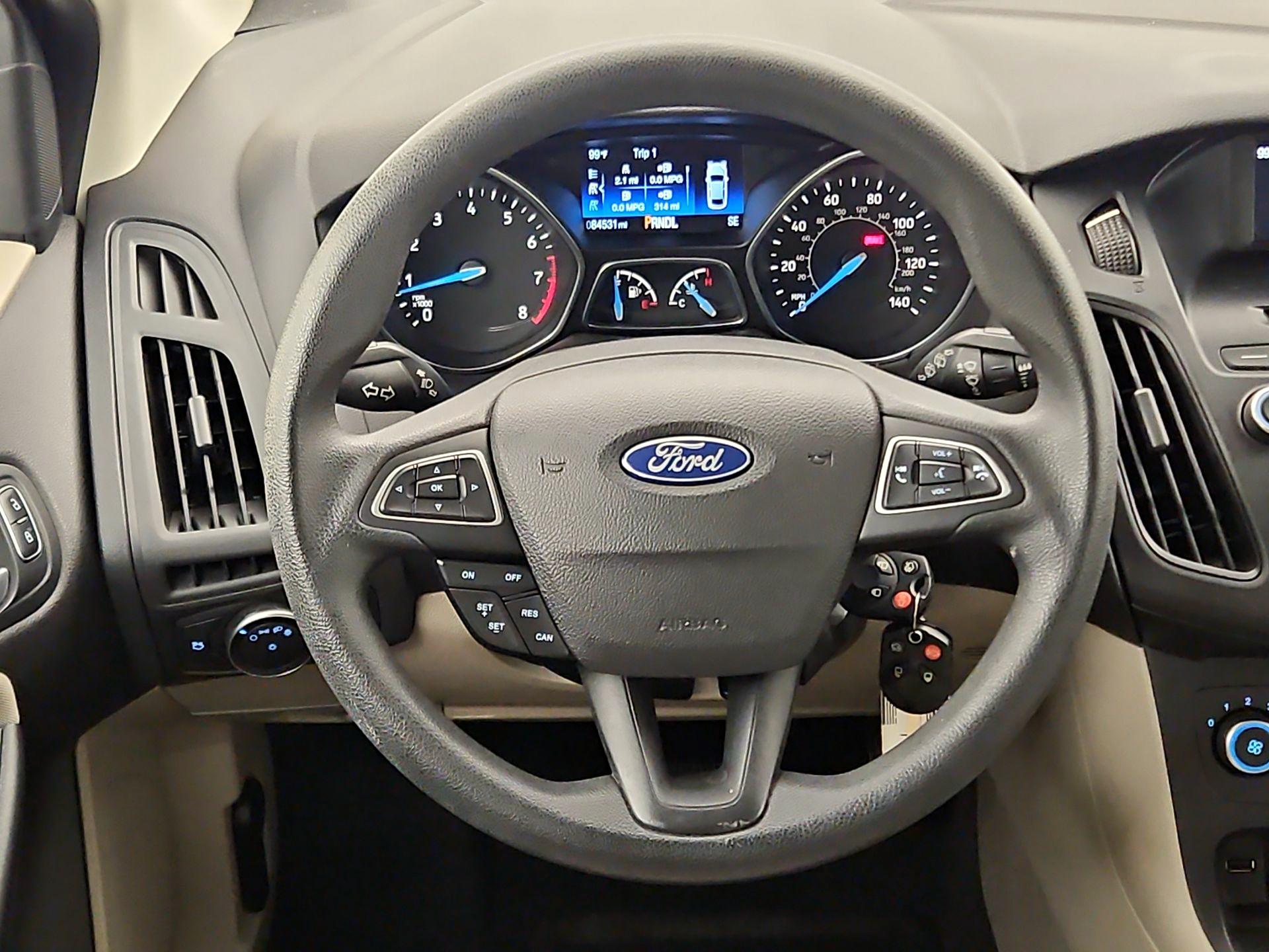 Thumbnail: 2016 Ford Focus - 10