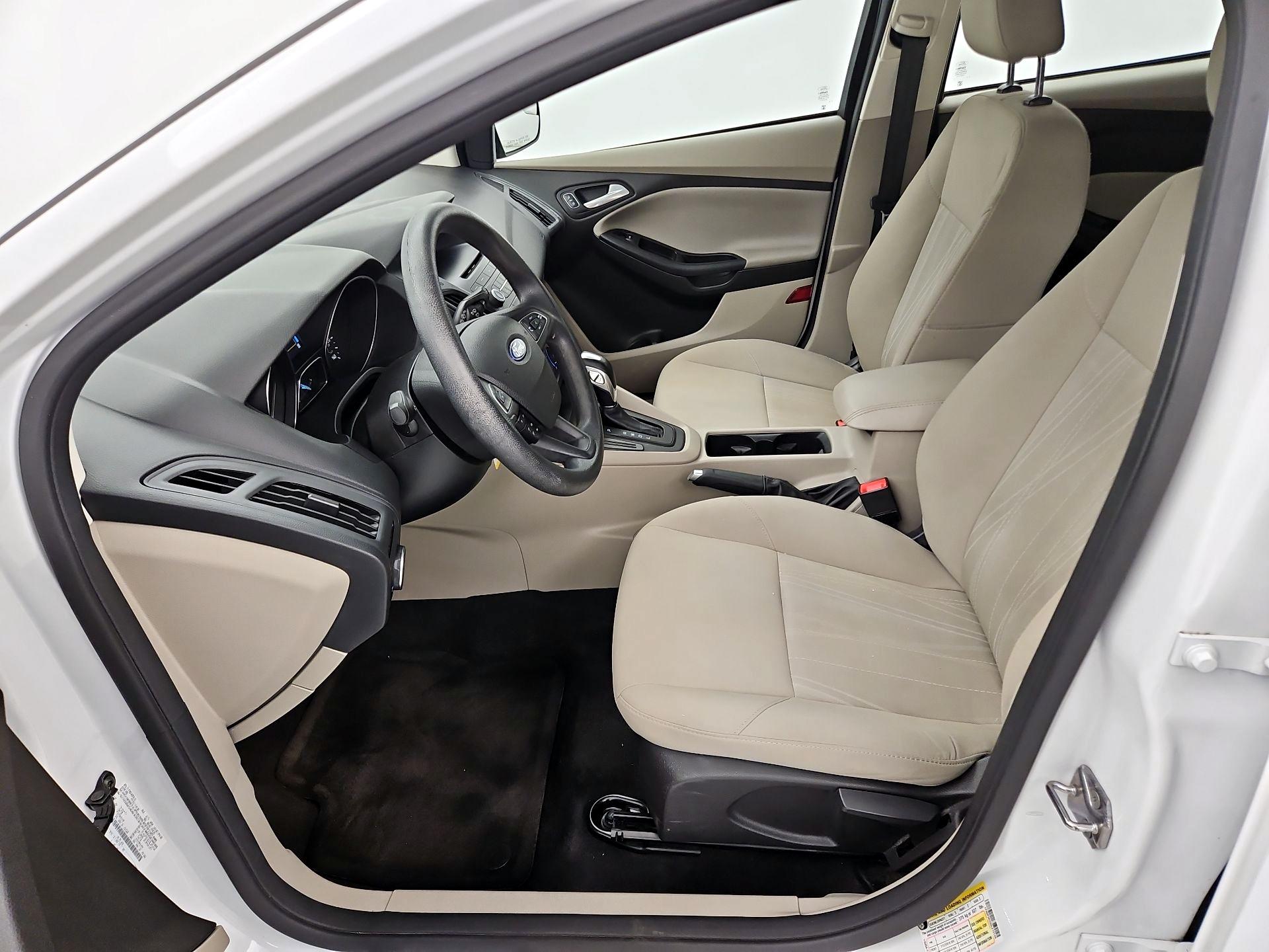 Thumbnail: 2016 Ford Focus - 11