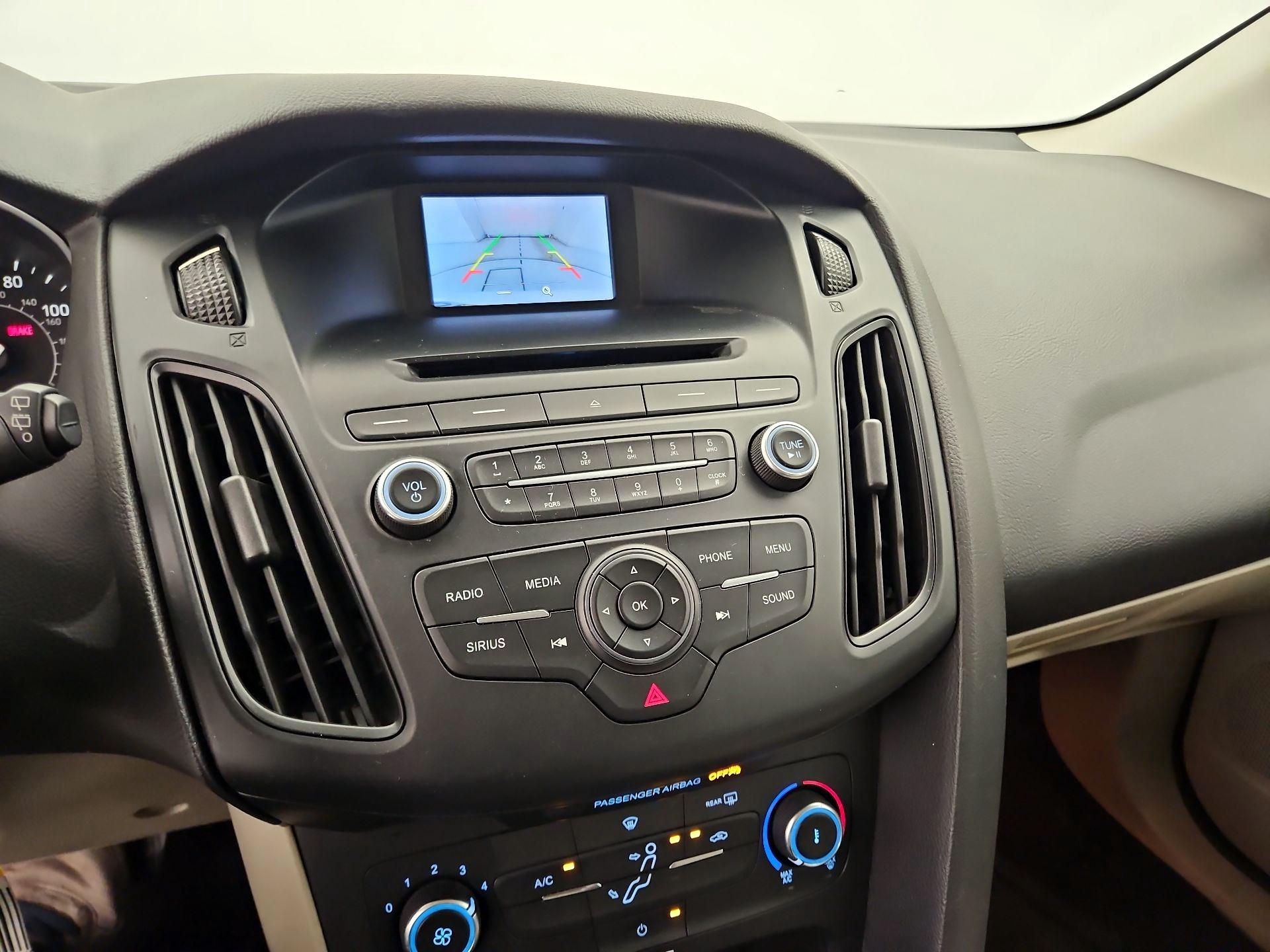 Thumbnail: 2016 Ford Focus - 14