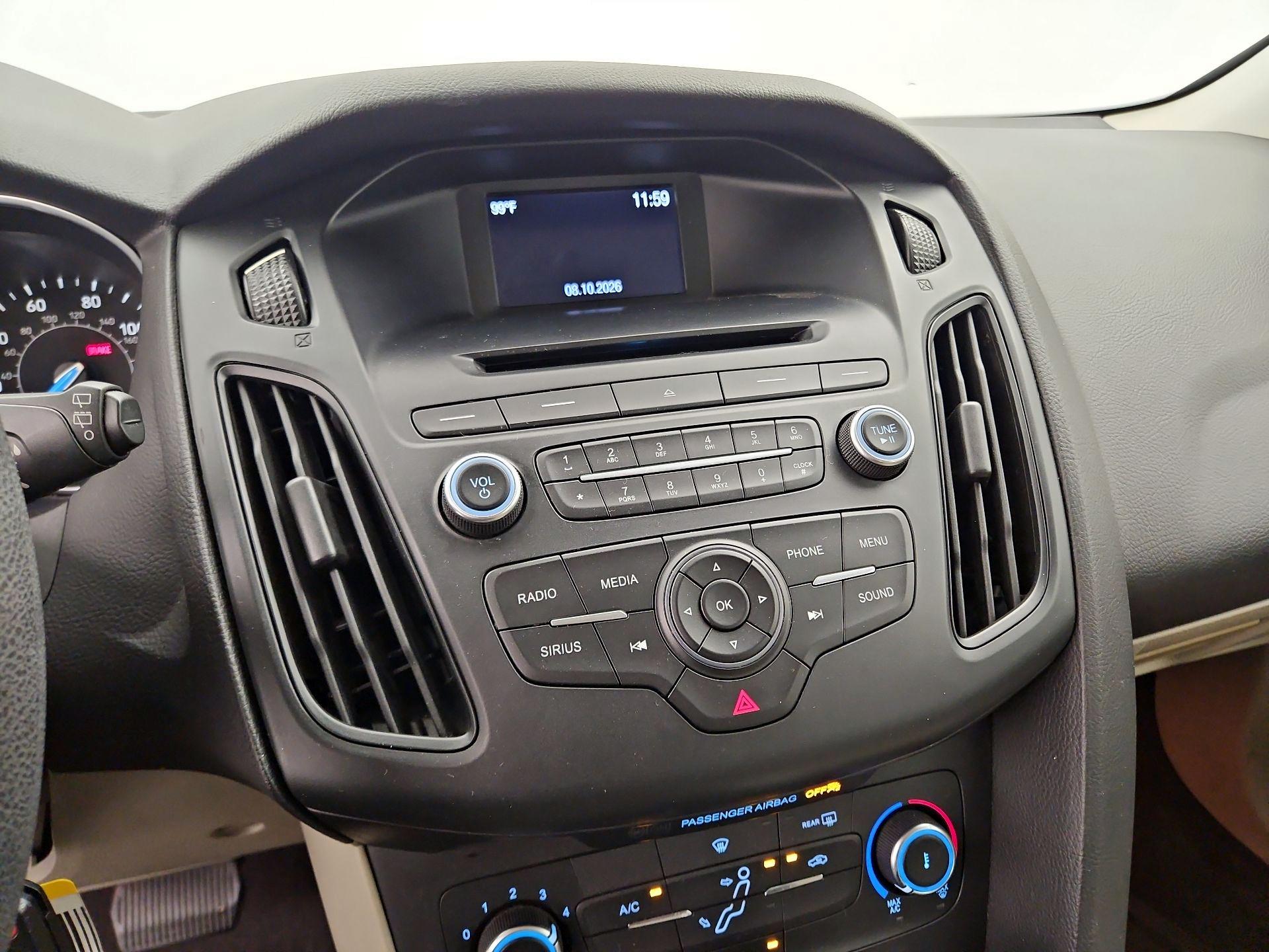 Thumbnail: 2016 Ford Focus - 15