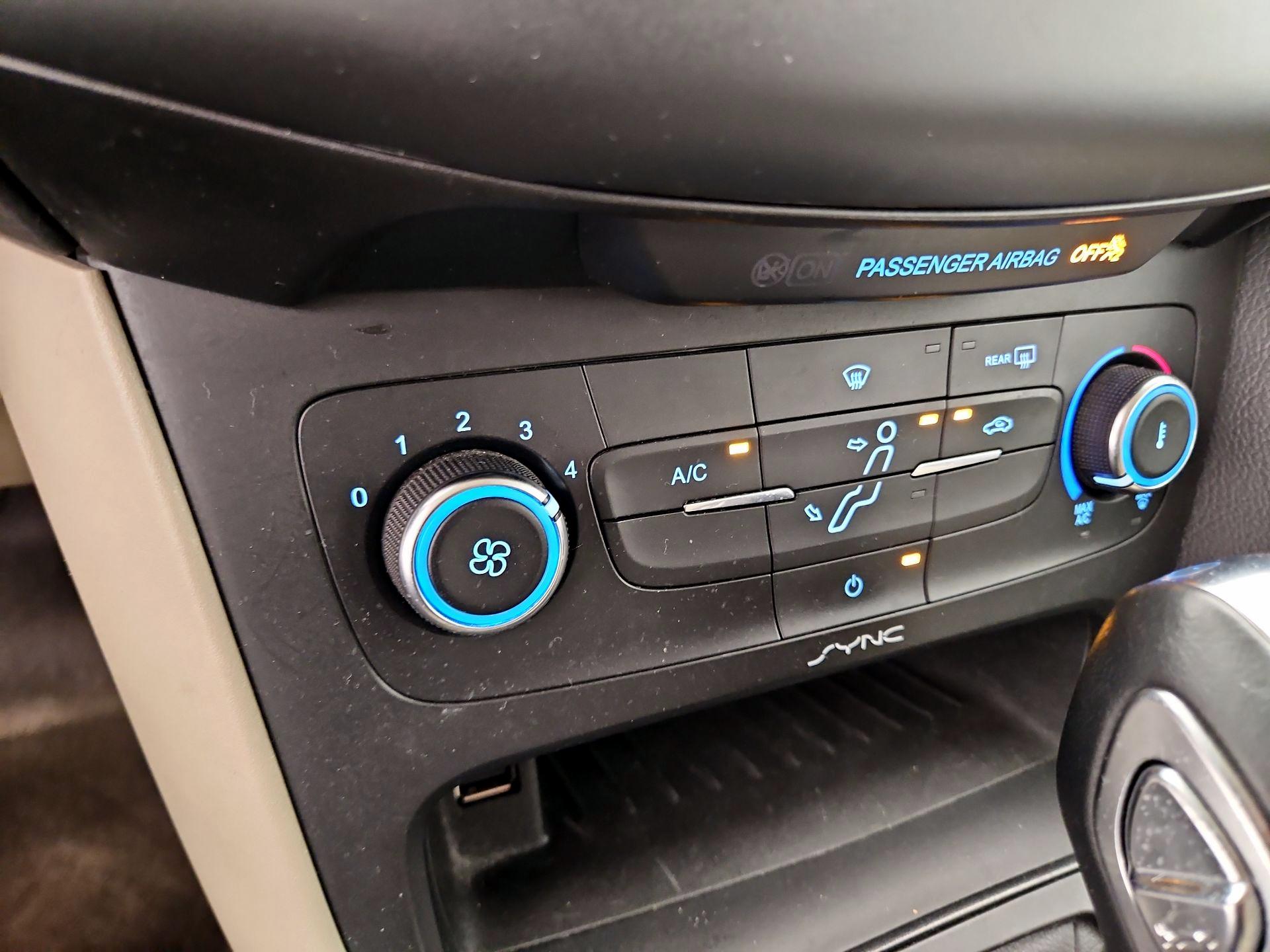 Thumbnail: 2016 Ford Focus - 16