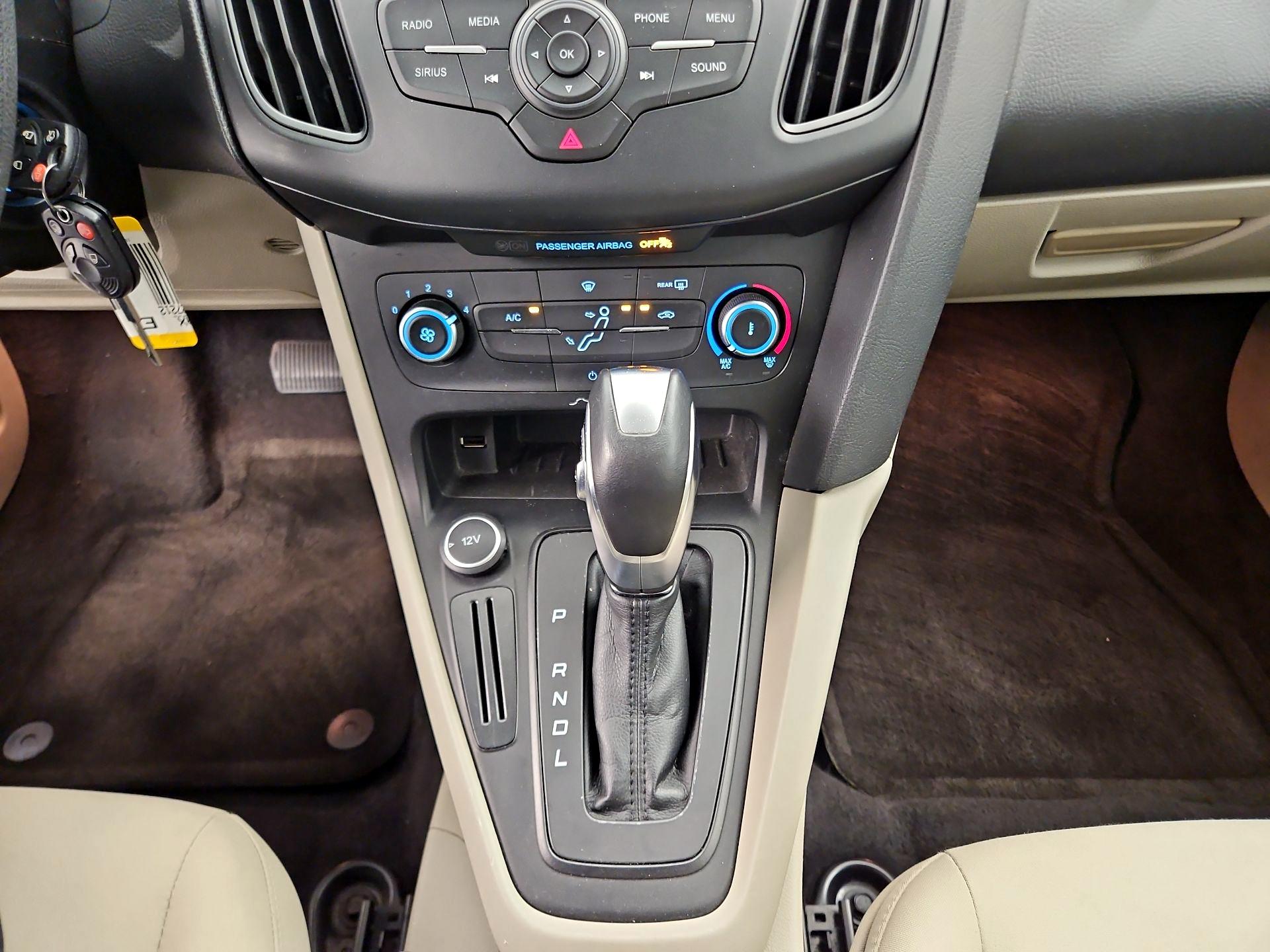Thumbnail: 2016 Ford Focus - 17