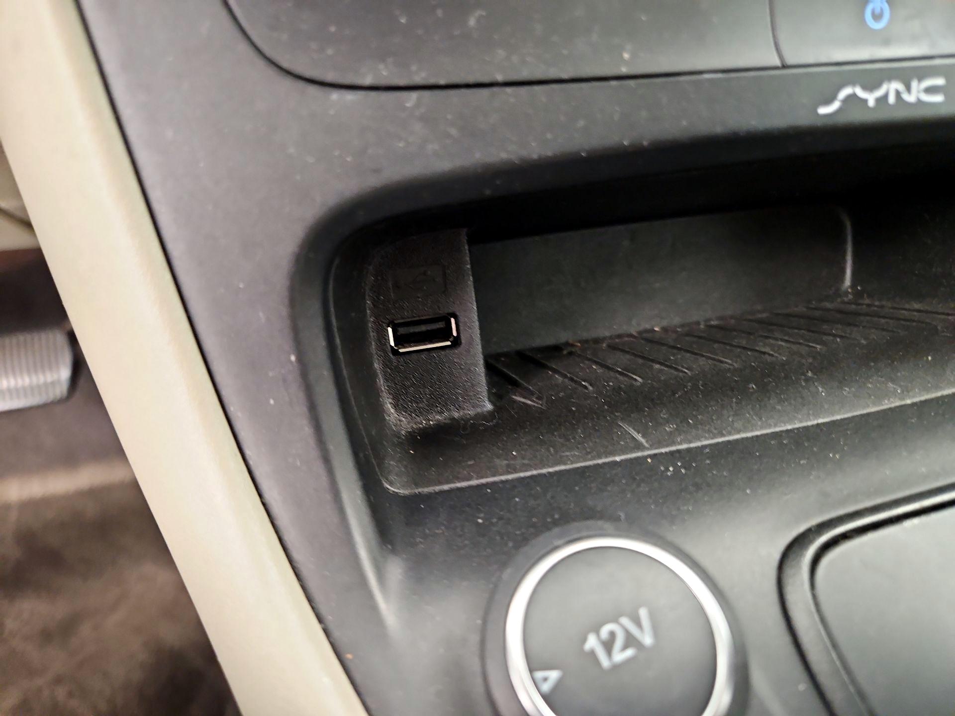 Thumbnail: 2016 Ford Focus - 18