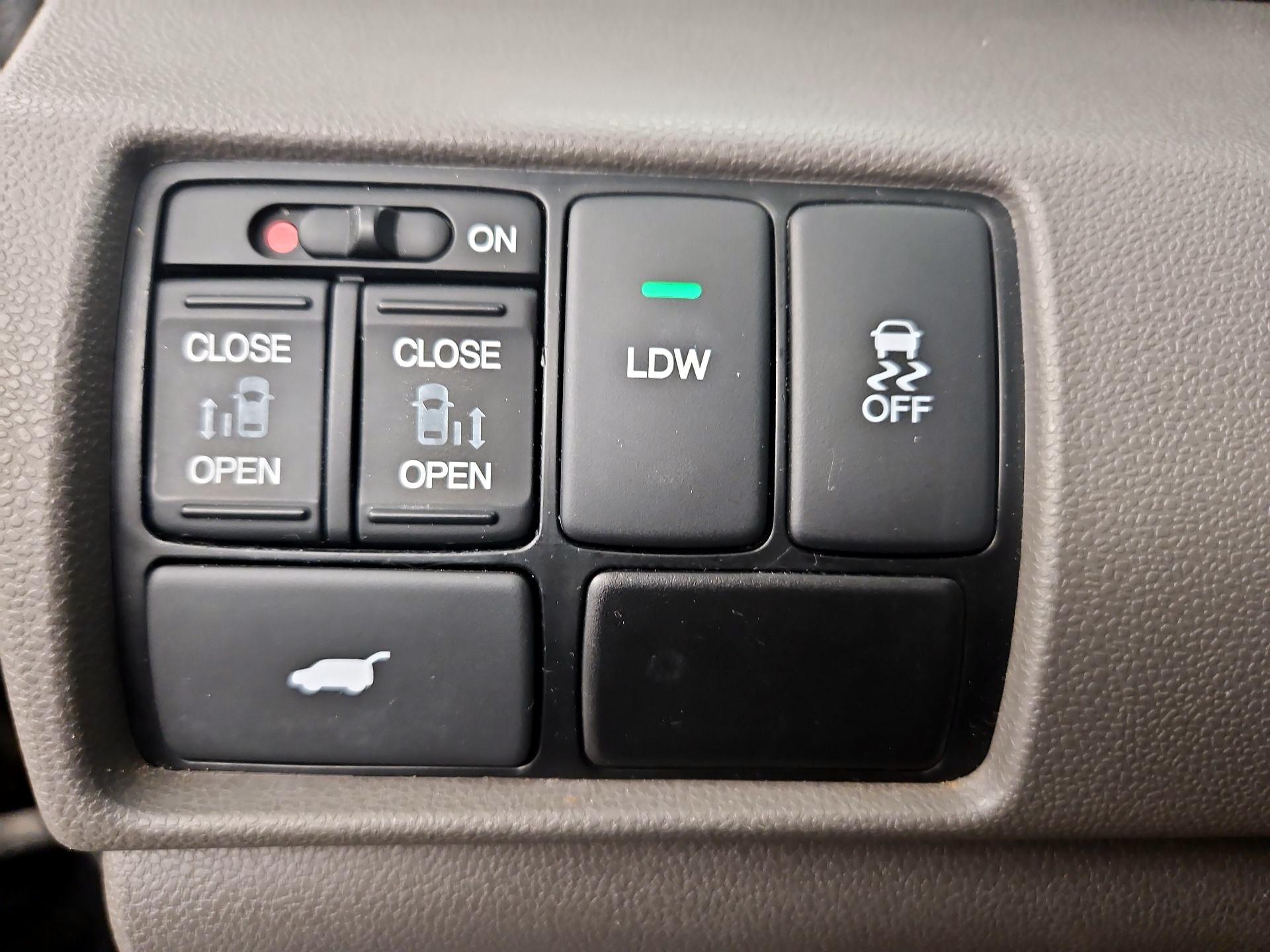 Thumbnail: 2016 Honda Odyssey - 13