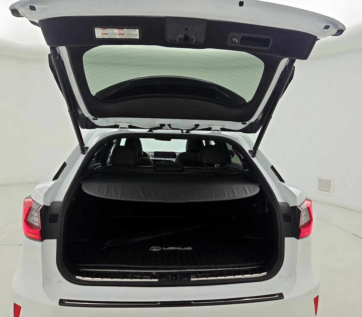 Trunk/Cargo (Seats Up)