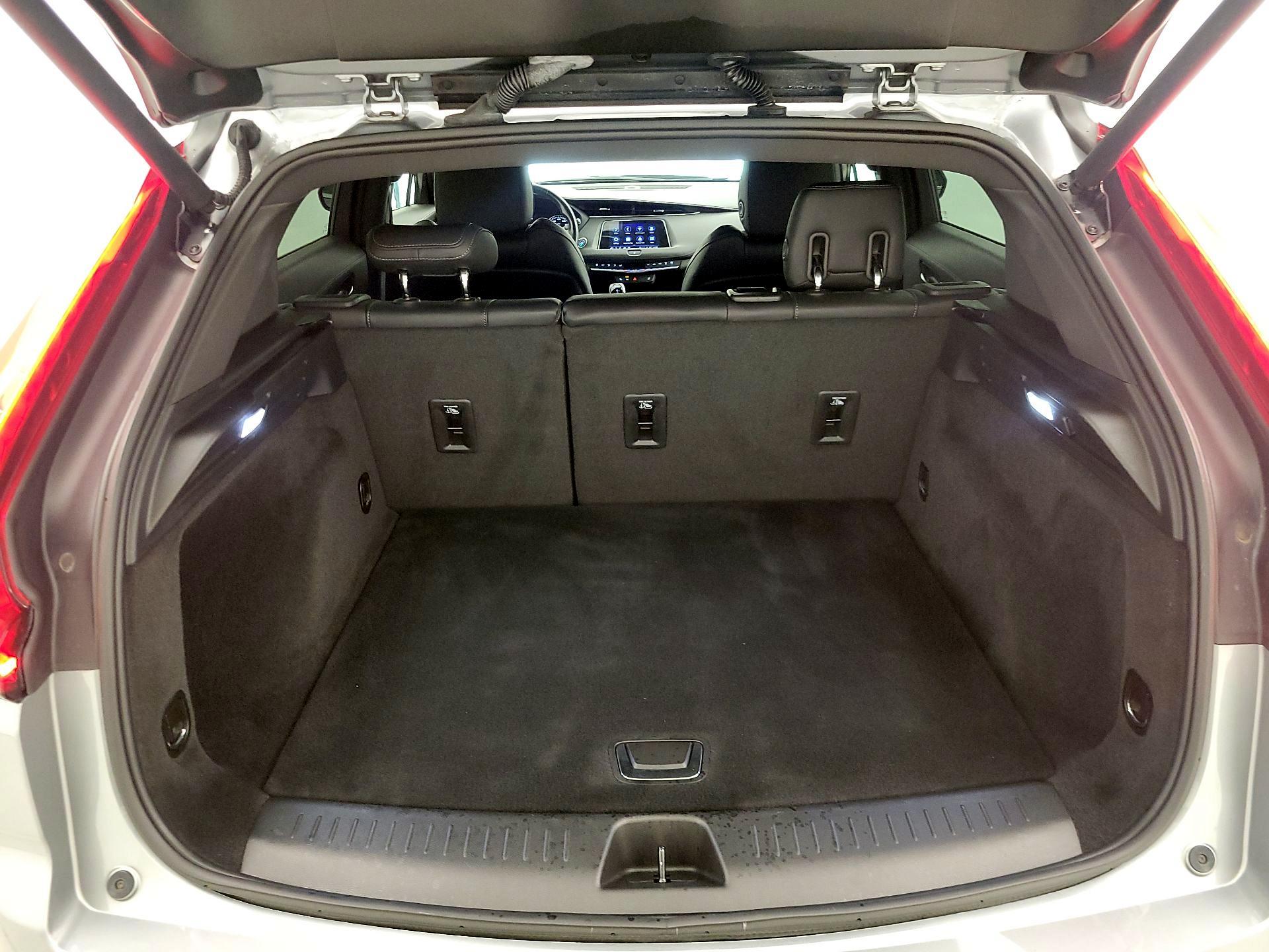 Thumbnail: 2023 Cadillac XT4 - 19
