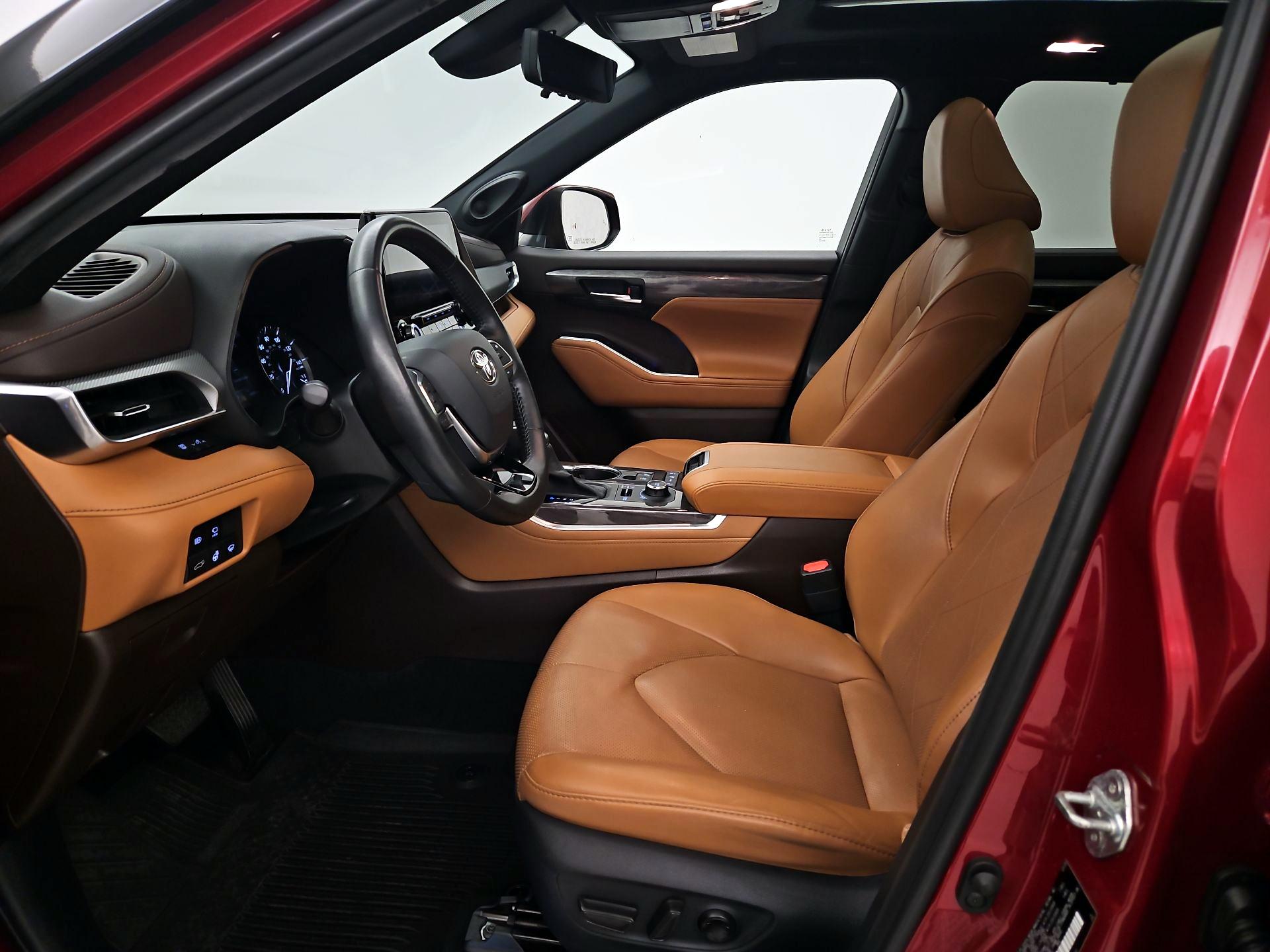 Thumbnail: 2020 Toyota Highlander - 11
