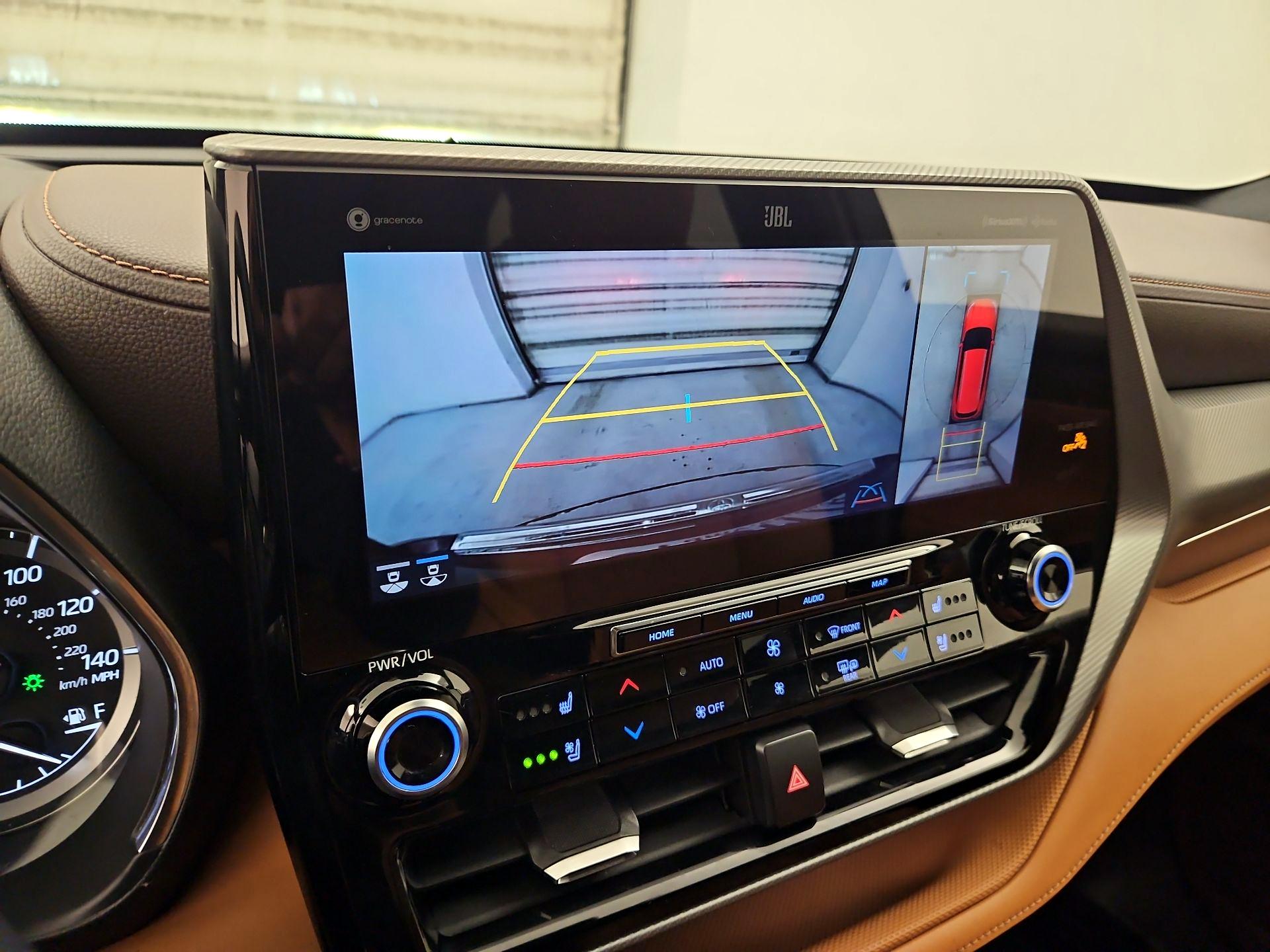 Thumbnail: 2020 Toyota Highlander - 15