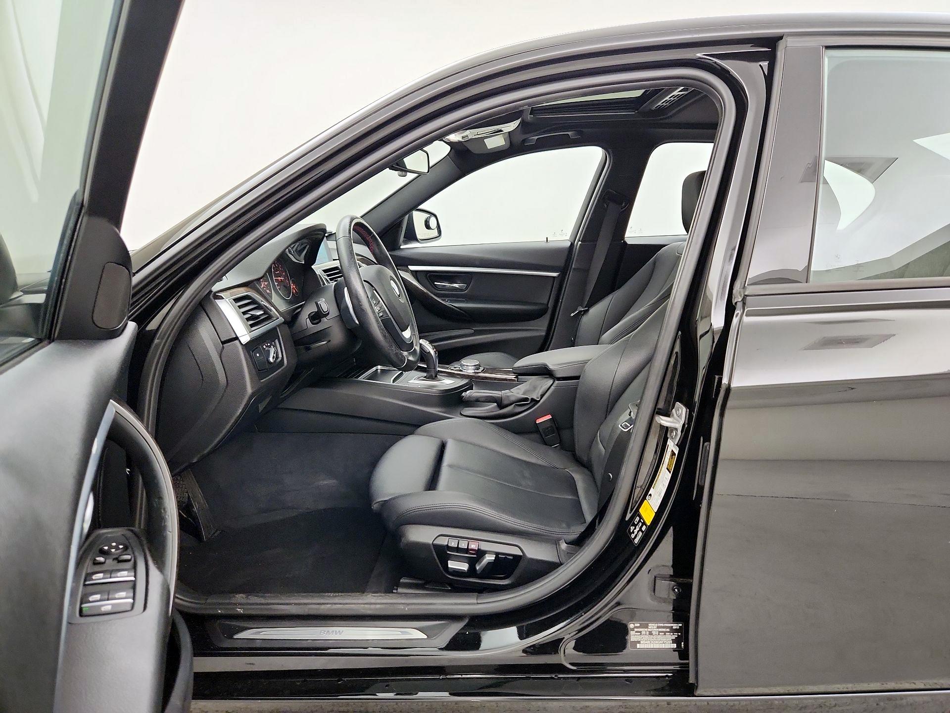 Thumbnail: 2016 BMW 3 Series - 11