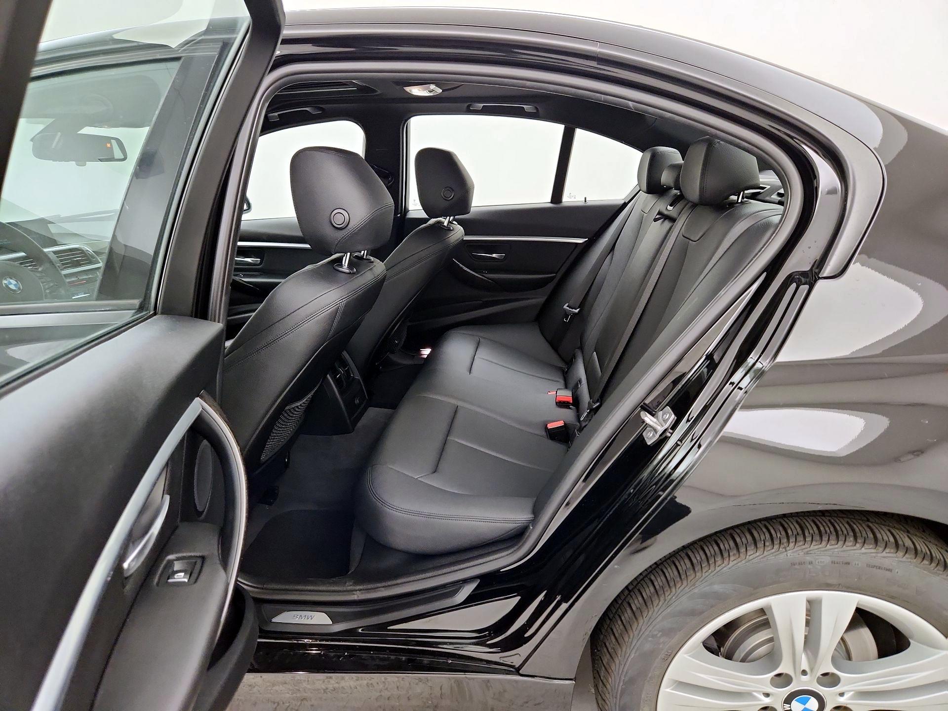 Thumbnail: 2016 BMW 3 Series - 20
