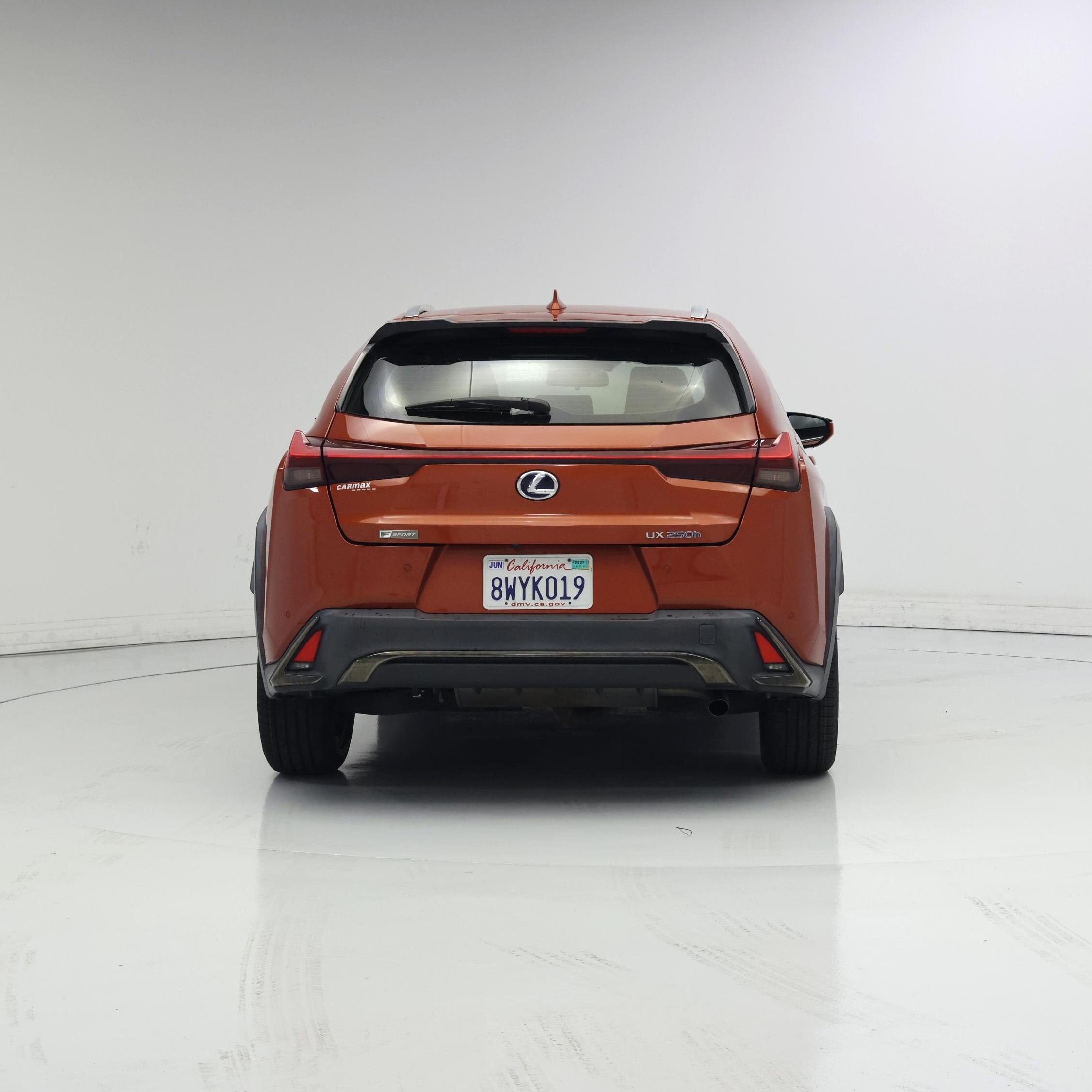 Thumbnail: 2021 Lexus UX - 6