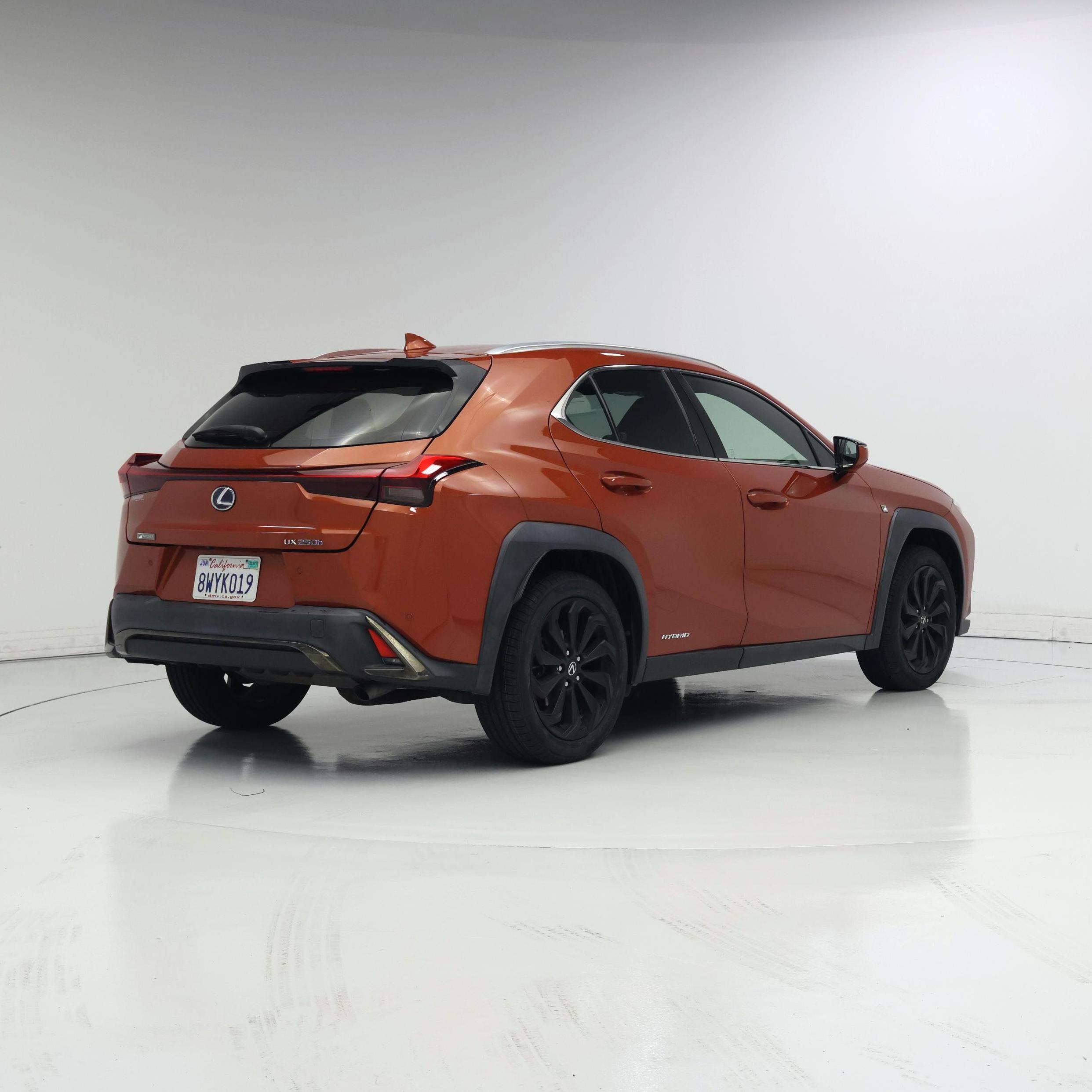 Thumbnail: 2021 Lexus UX - 8