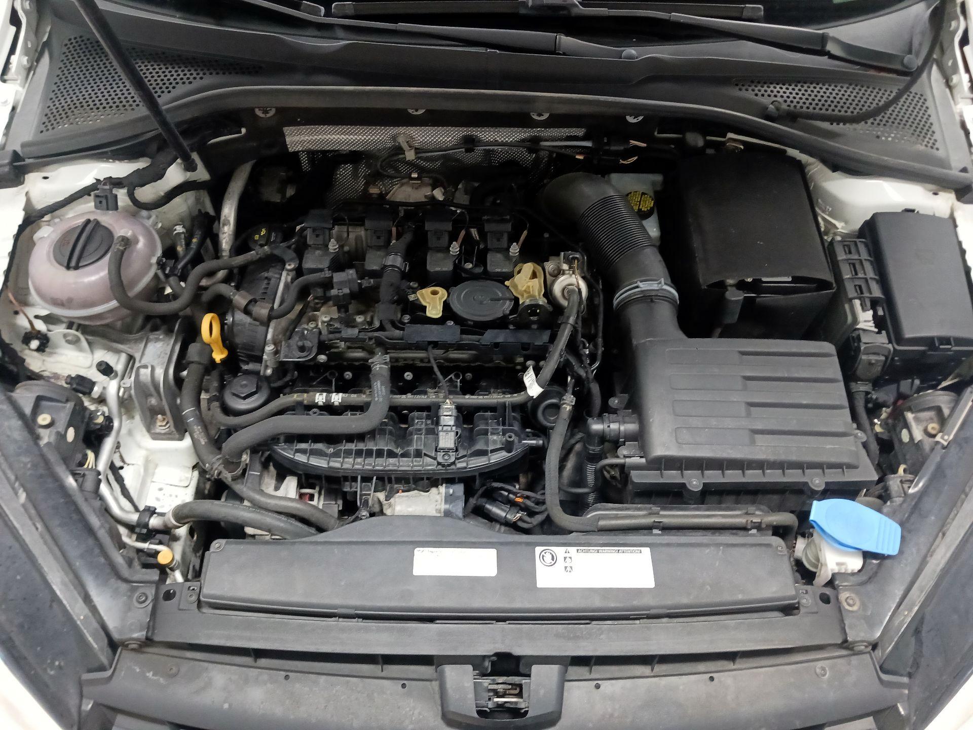 Thumbnail: 2015 Volkswagen Golf - 19