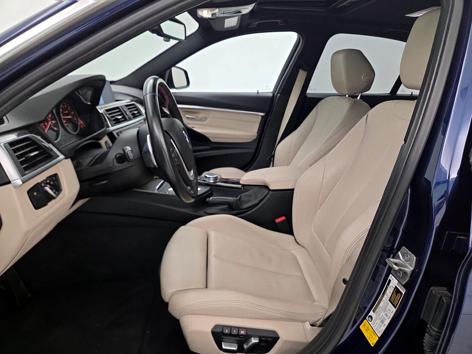 2017 BMW 3 Series 330i - Photo 12
