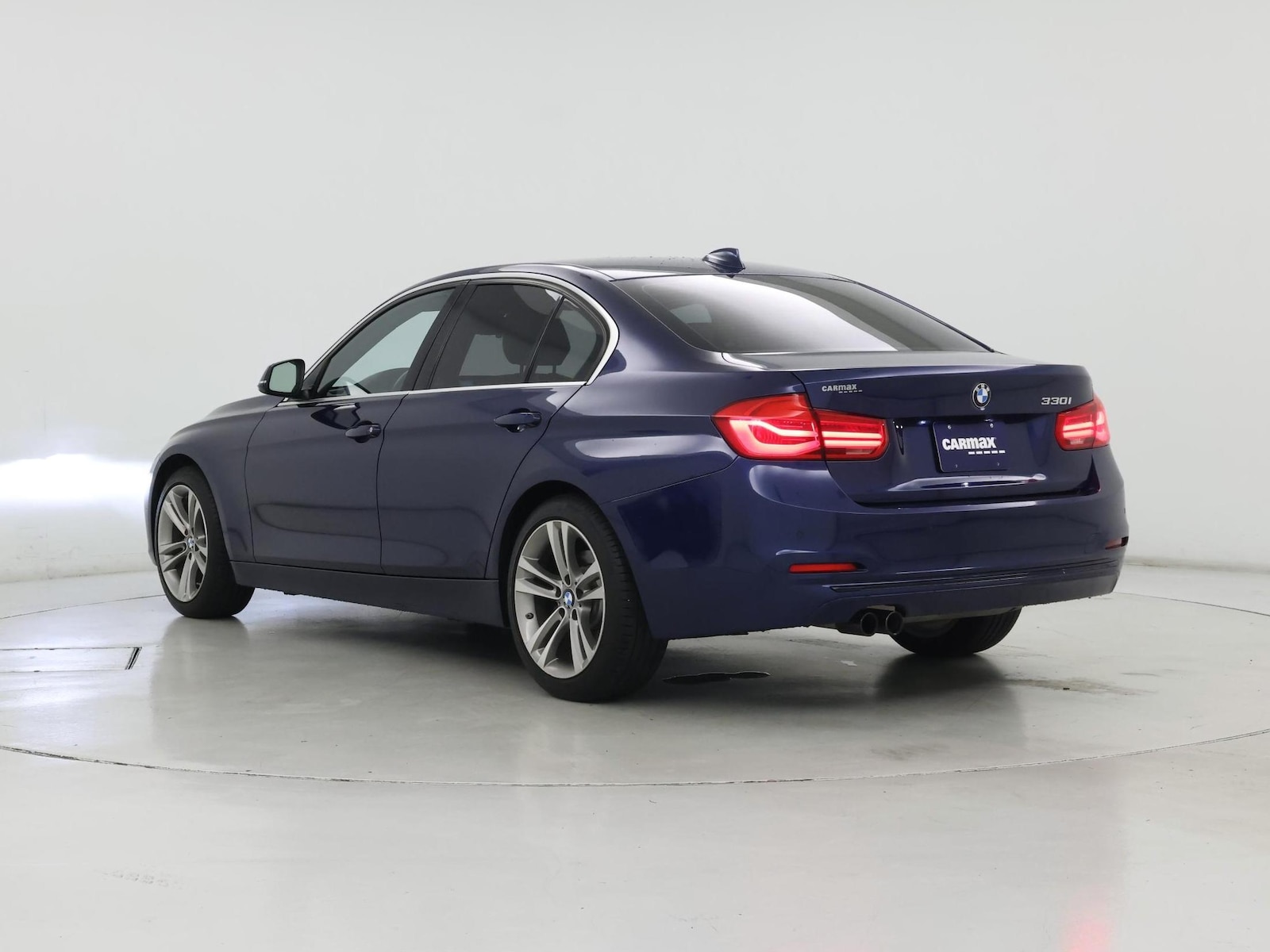 2017 BMW 3 Series 330i - Photo 3