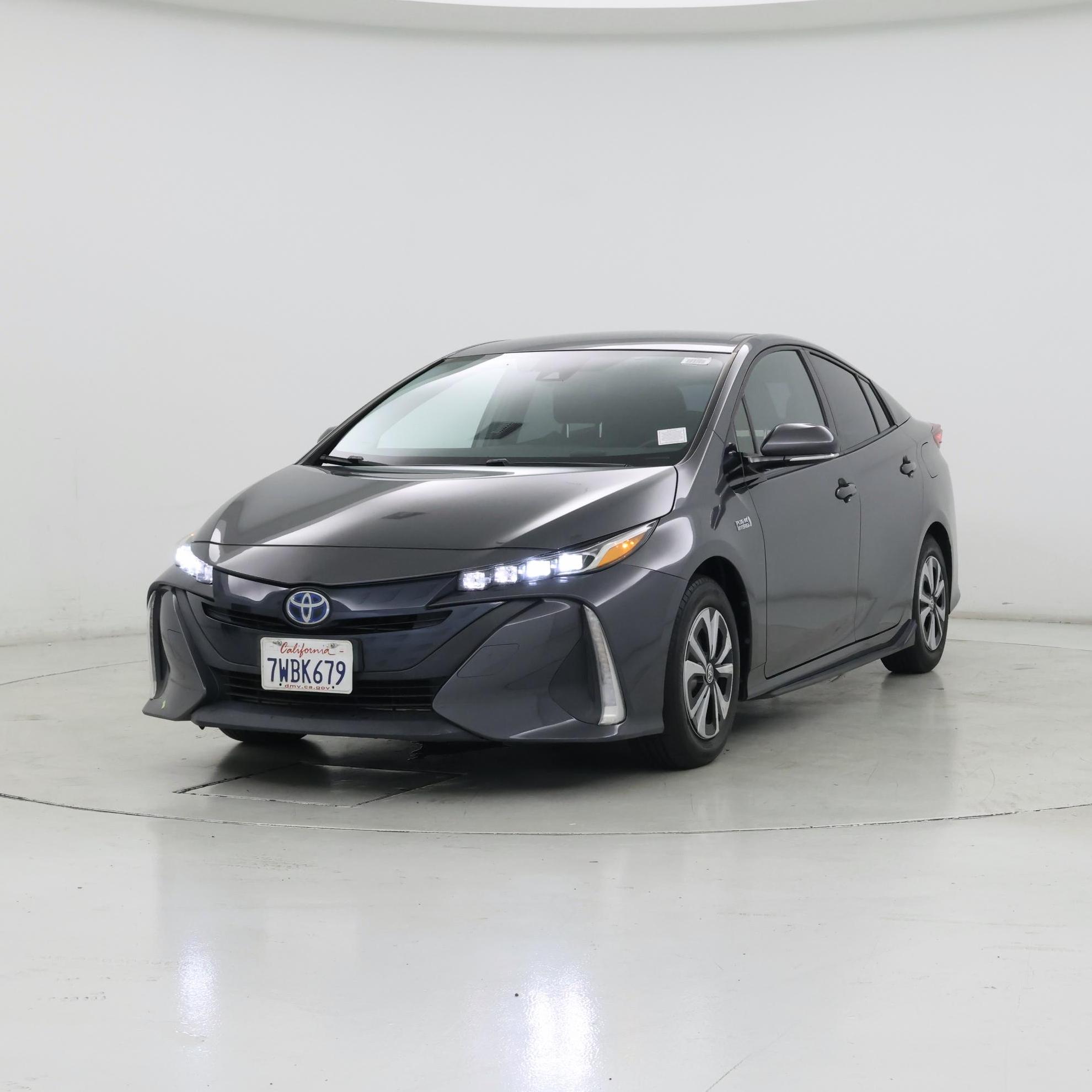 Thumbnail: 2017 Toyota Prius Prime - 4