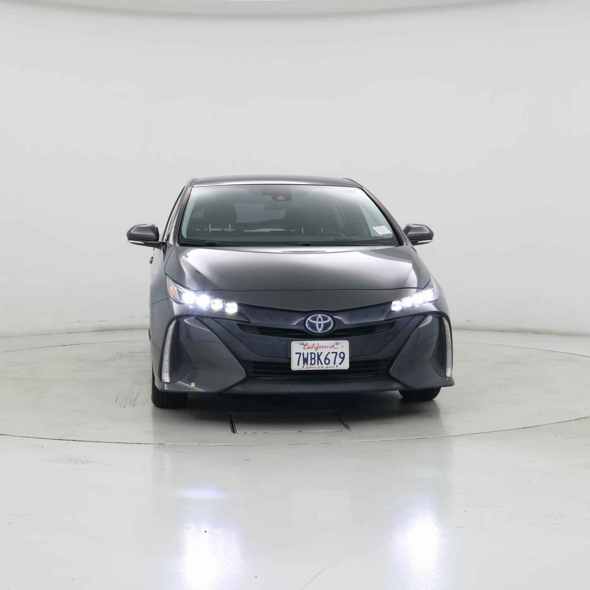 Thumbnail: 2017 Toyota Prius Prime - 5