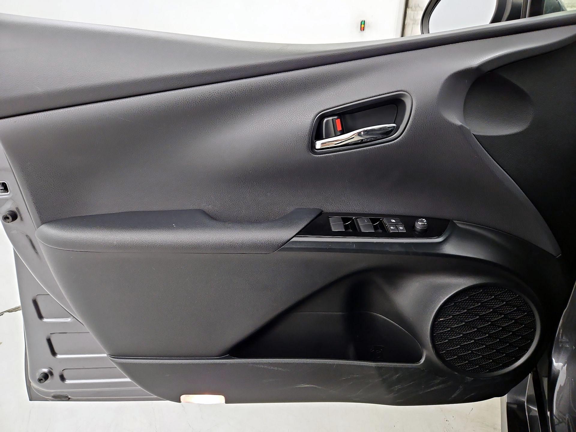 Thumbnail: 2021 Toyota Prius Prime - 12