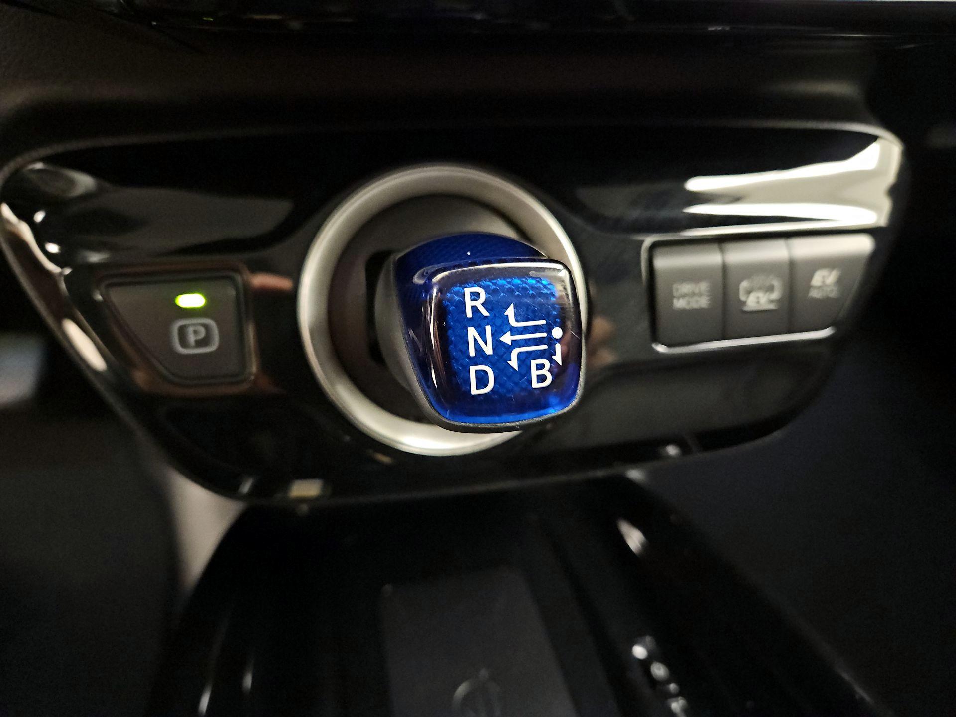 Thumbnail: 2021 Toyota Prius Prime - 18