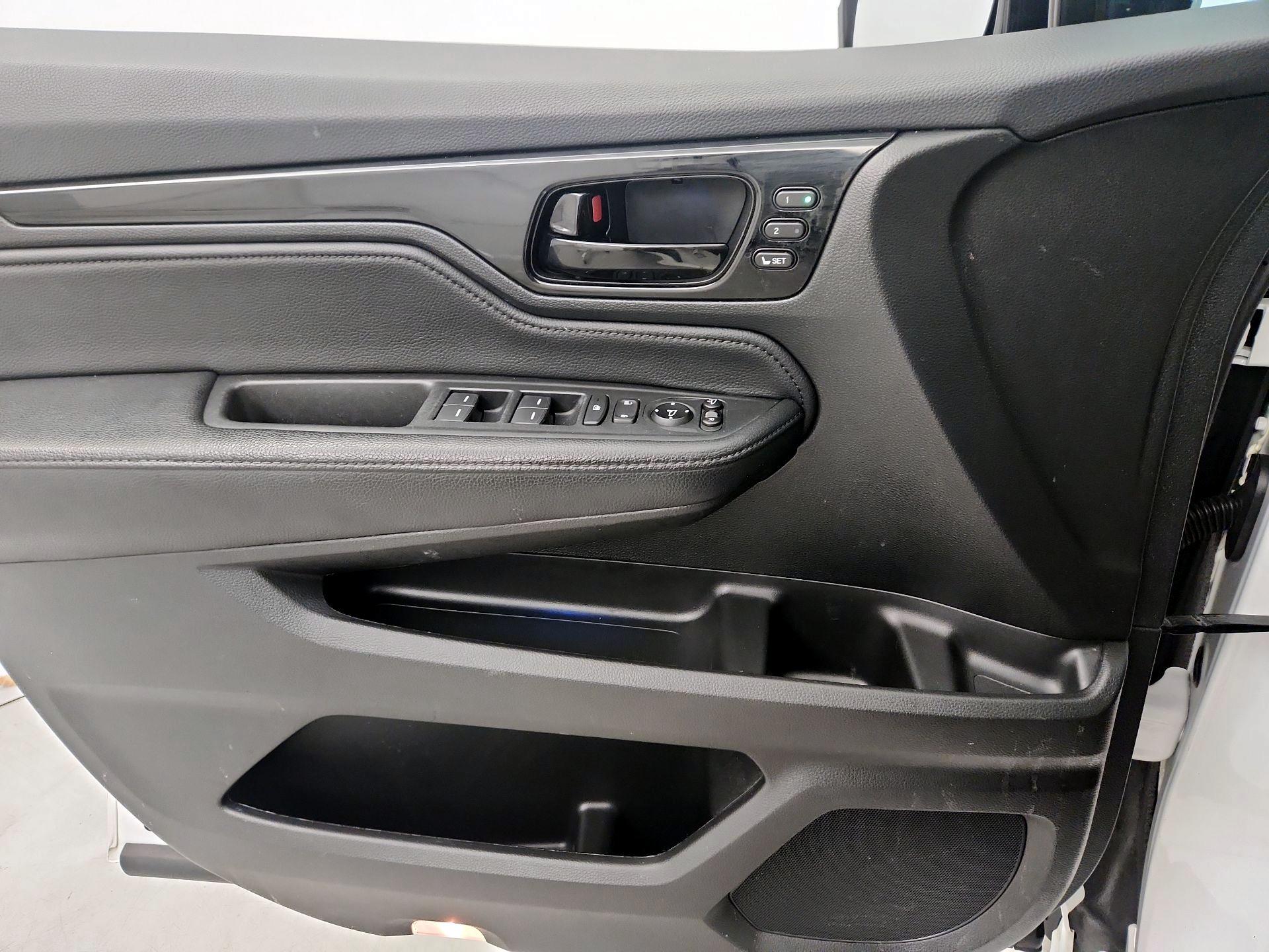 Thumbnail: 2021 Honda Odyssey - 12