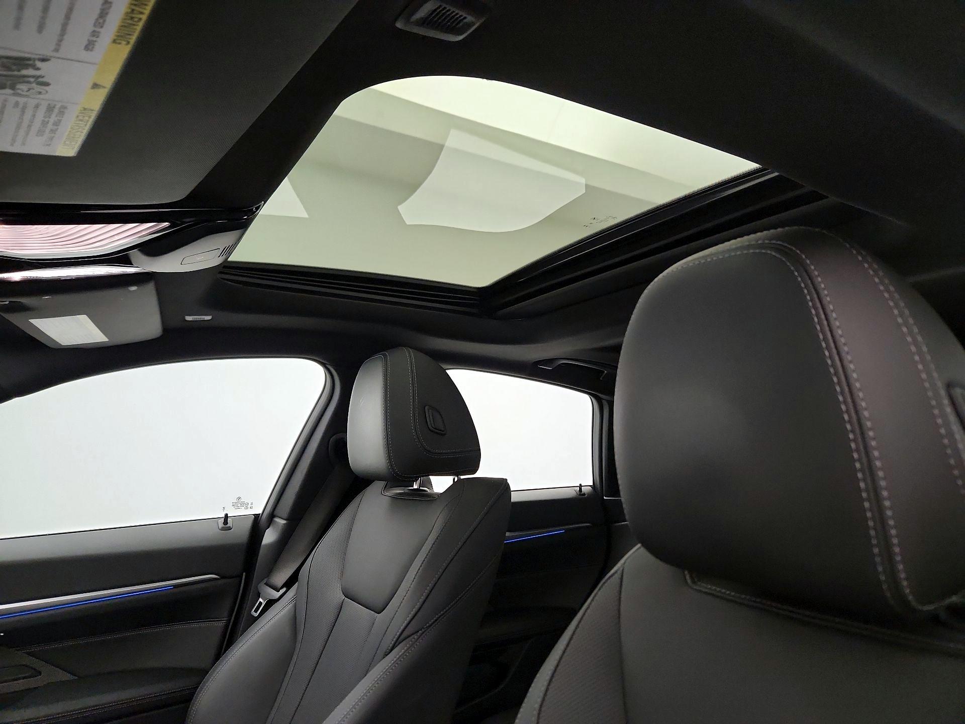 Thumbnail: 2023 BMW i4 - 20