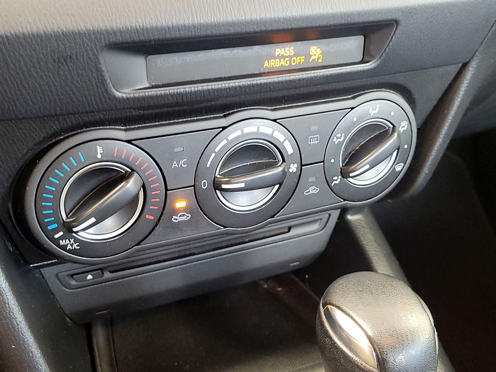 2014 Mazda MAZDA3 i Touring - Photo 16