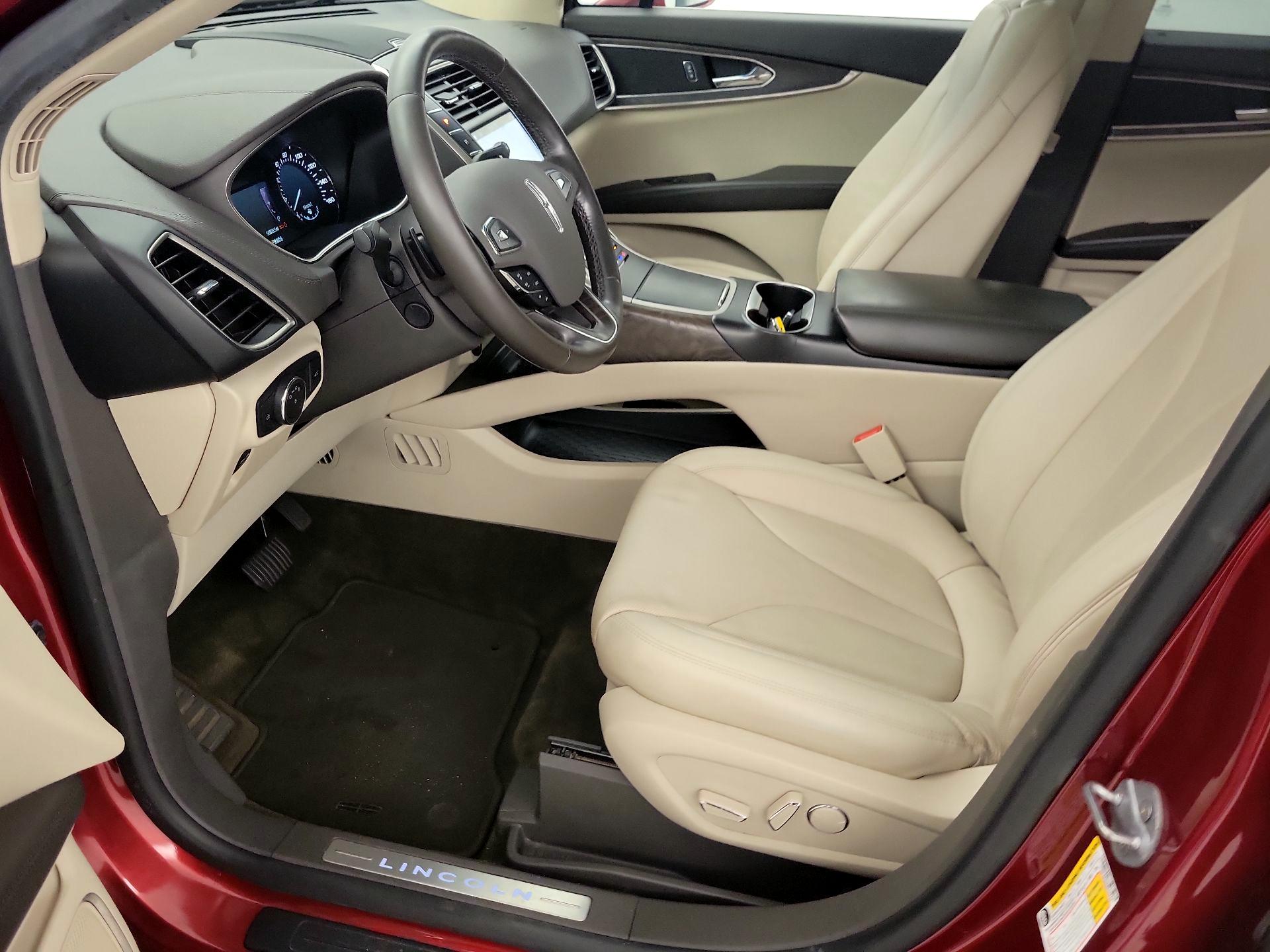 Thumbnail: 2017 Lincoln MKX - 11