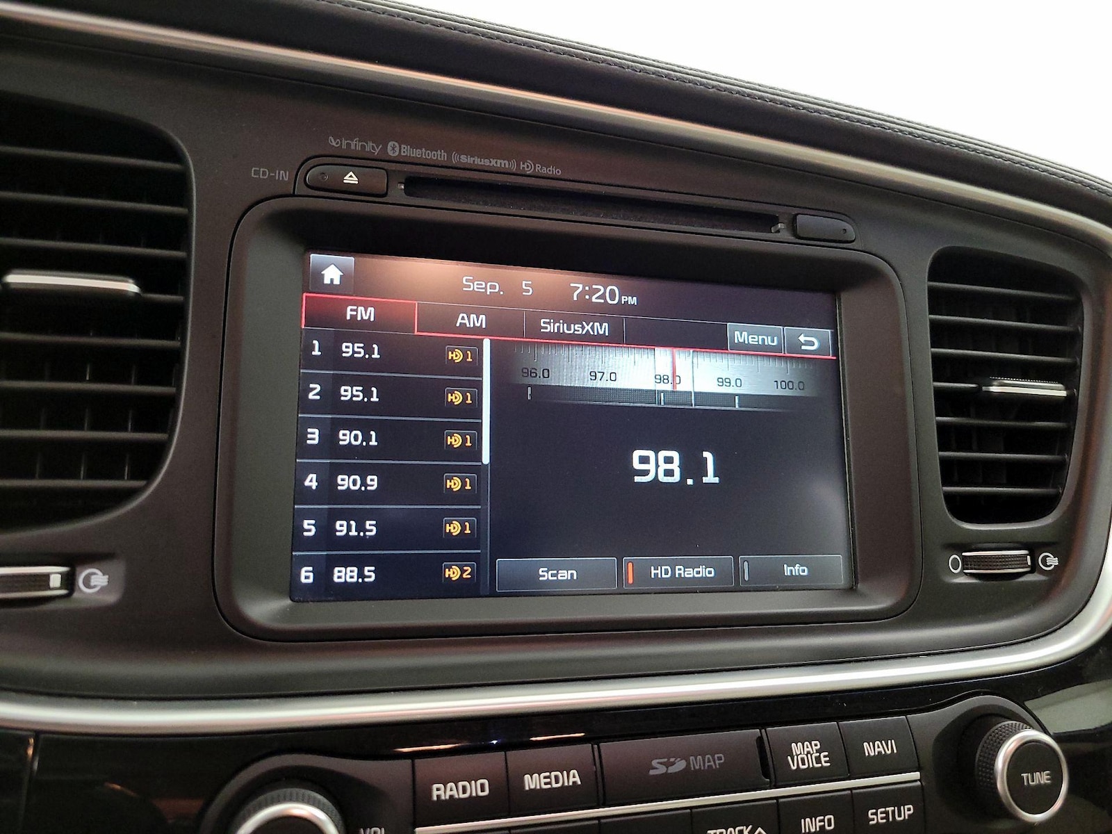 2015 Kia Optima EX Hybrid - Photo 17