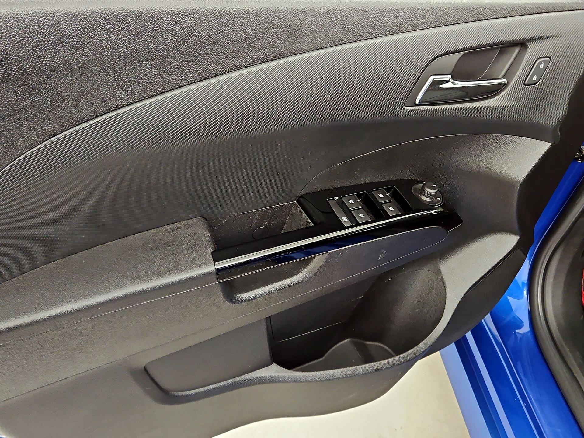 Thumbnail: 2017 Chevrolet Sonic - 12
