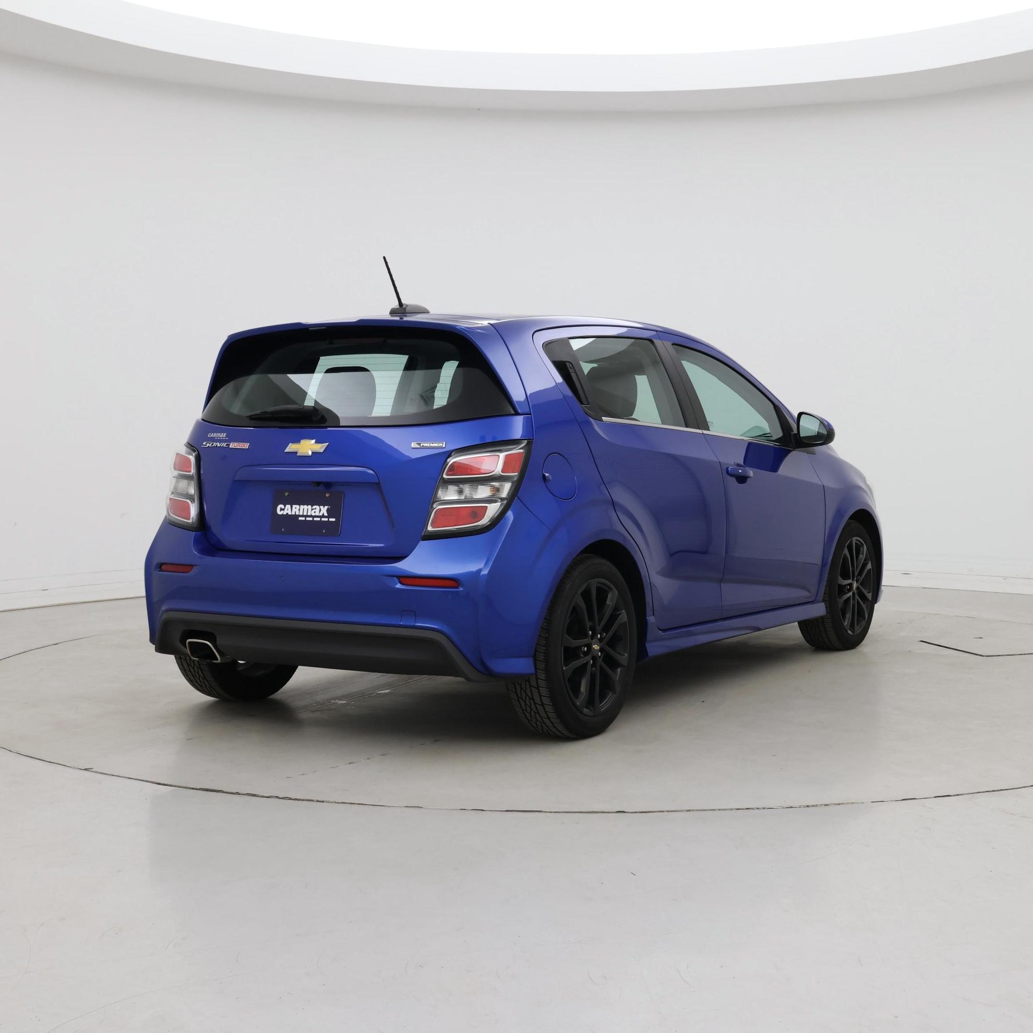 Thumbnail: 2017 Chevrolet Sonic - 8