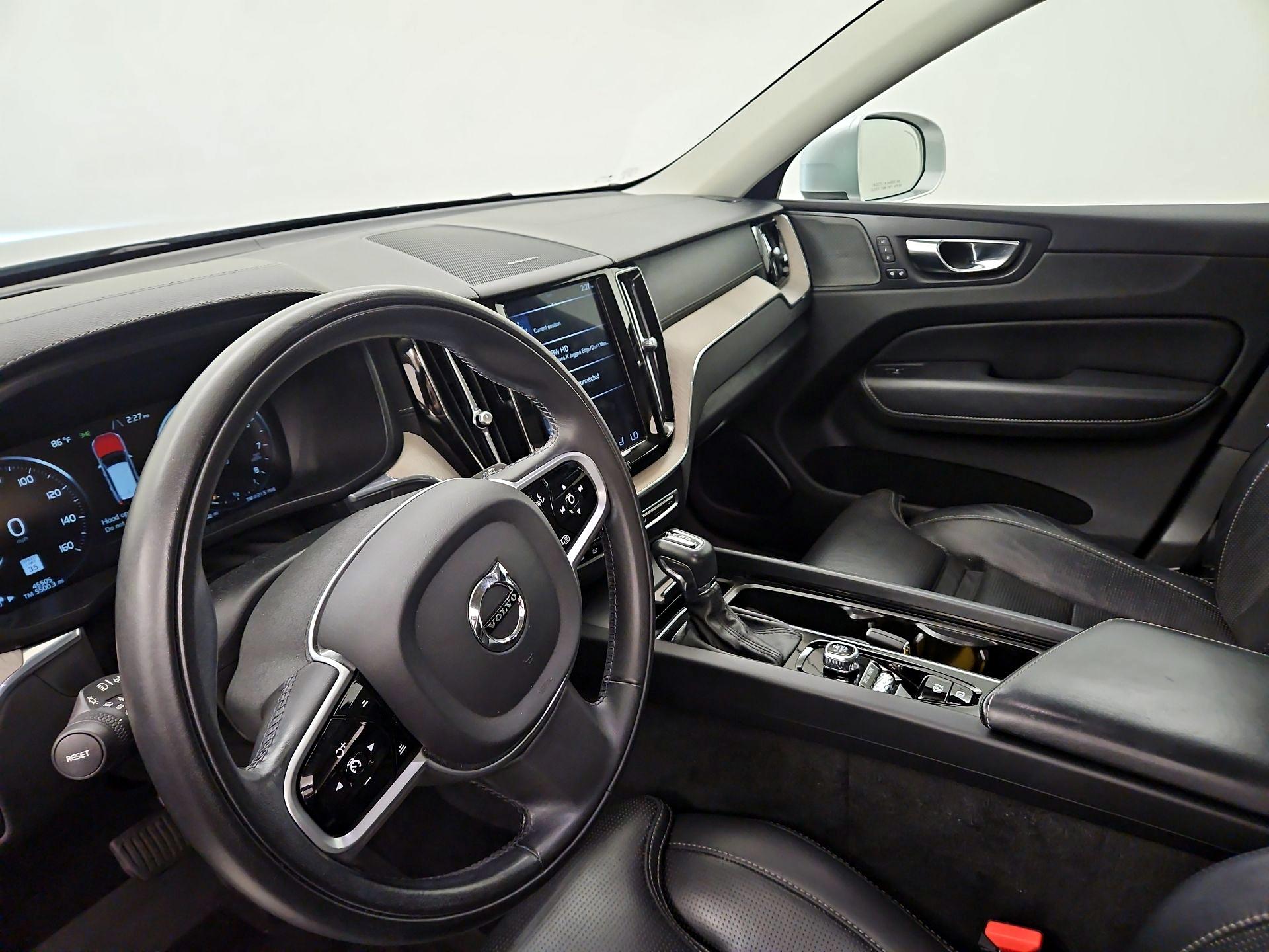 Thumbnail: 2020 Volvo XC60 - 9