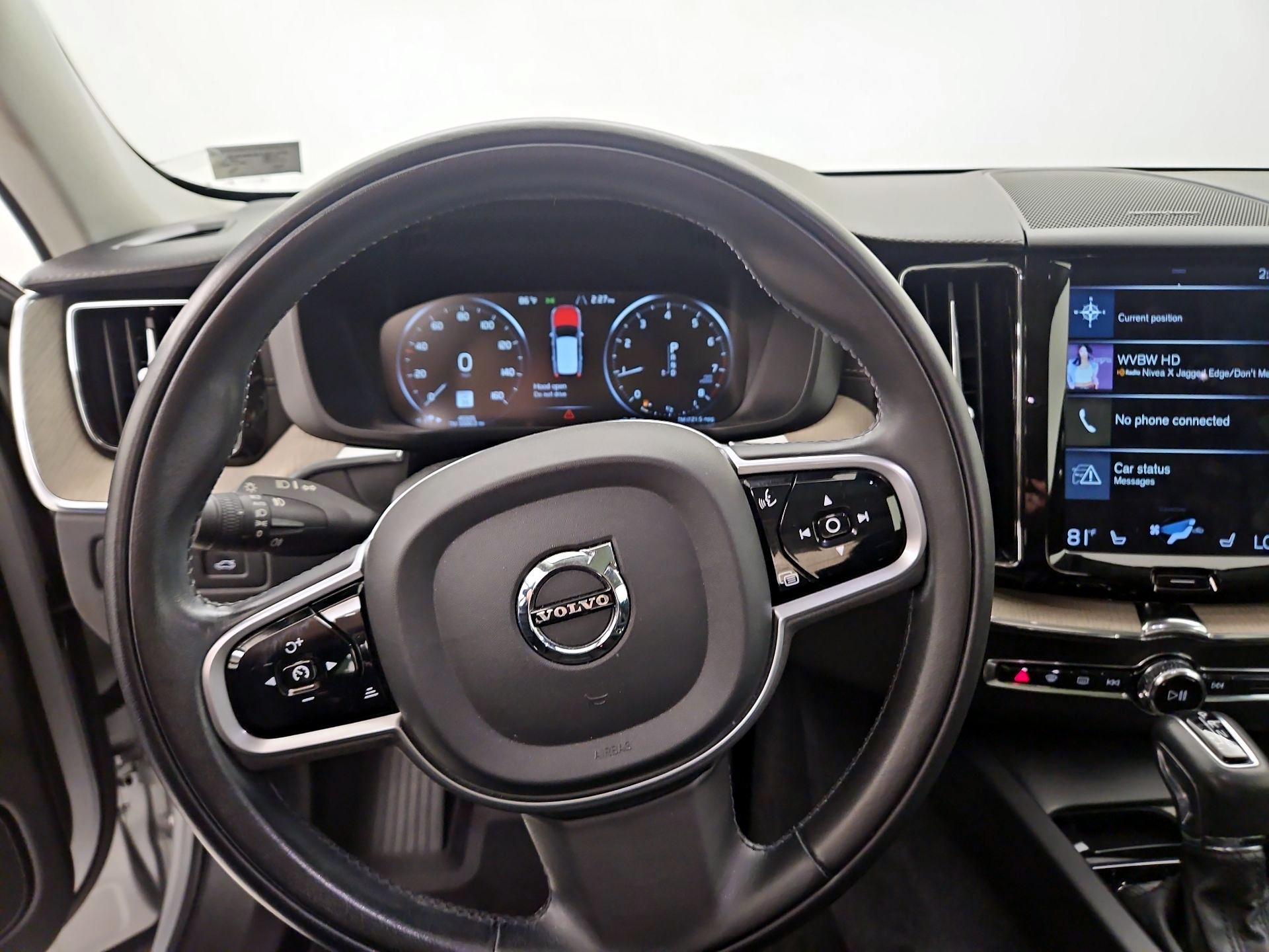 Thumbnail: 2020 Volvo XC60 - 10