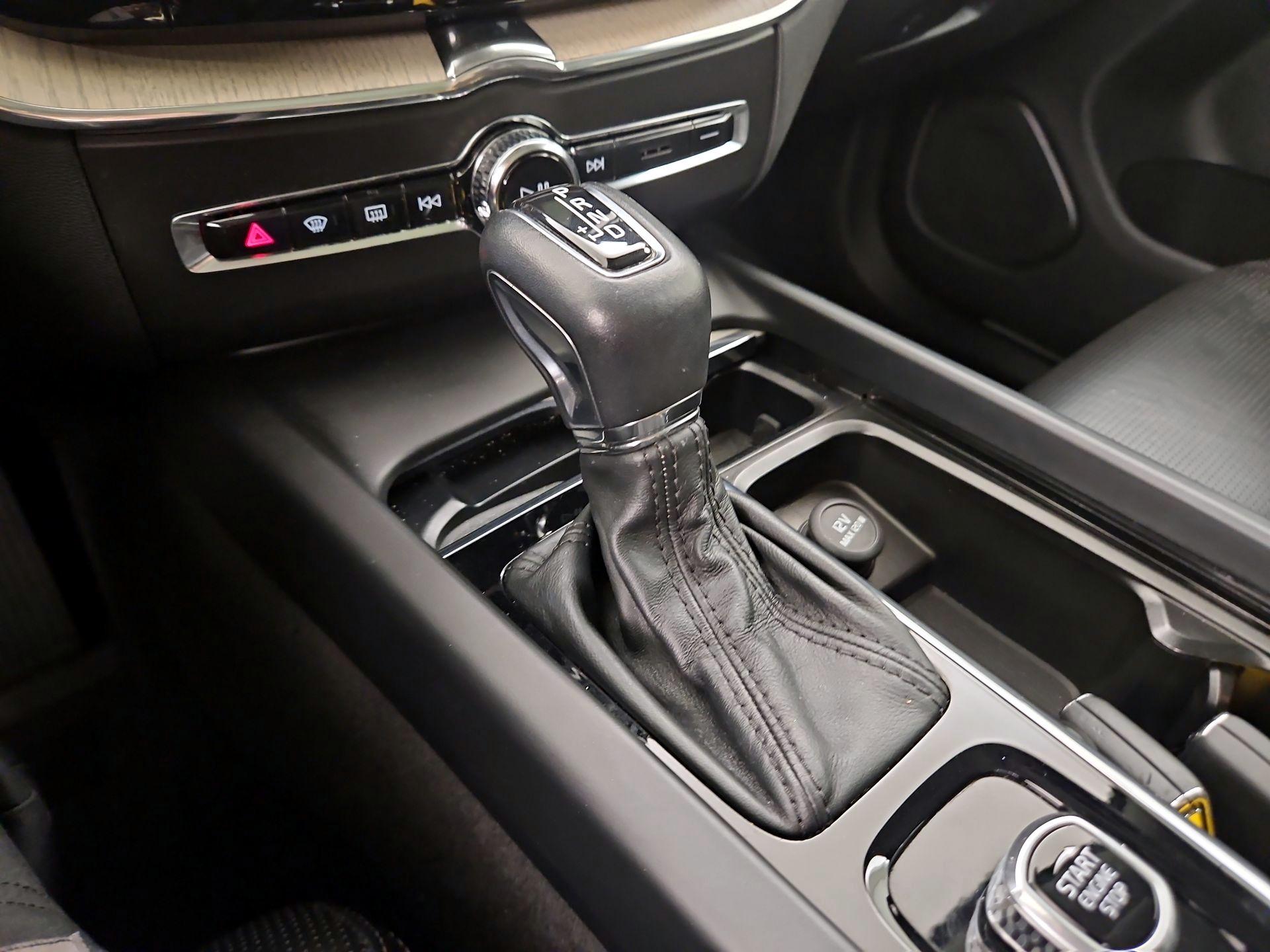 Thumbnail: 2020 Volvo XC60 - 17