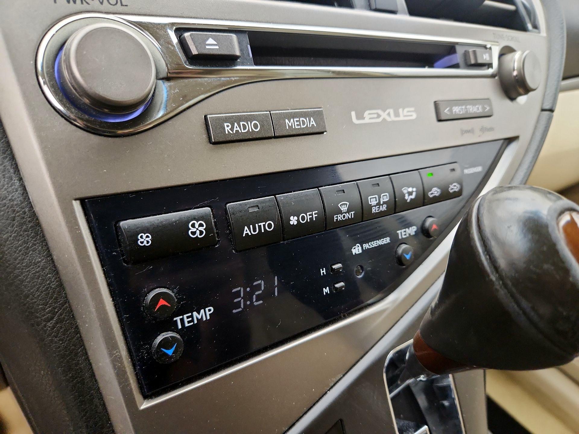 Thumbnail: 2015 Lexus RX - 16