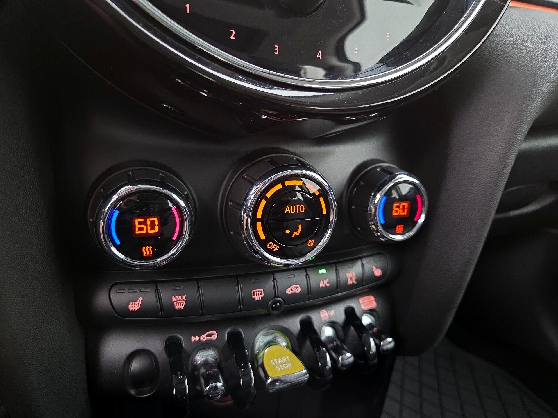 Thumbnail: 2023 MINI Cooper Hardtop - 17