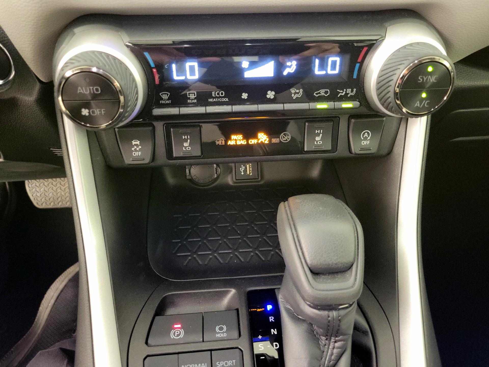 Thumbnail: 2023 Toyota RAV4 - 15