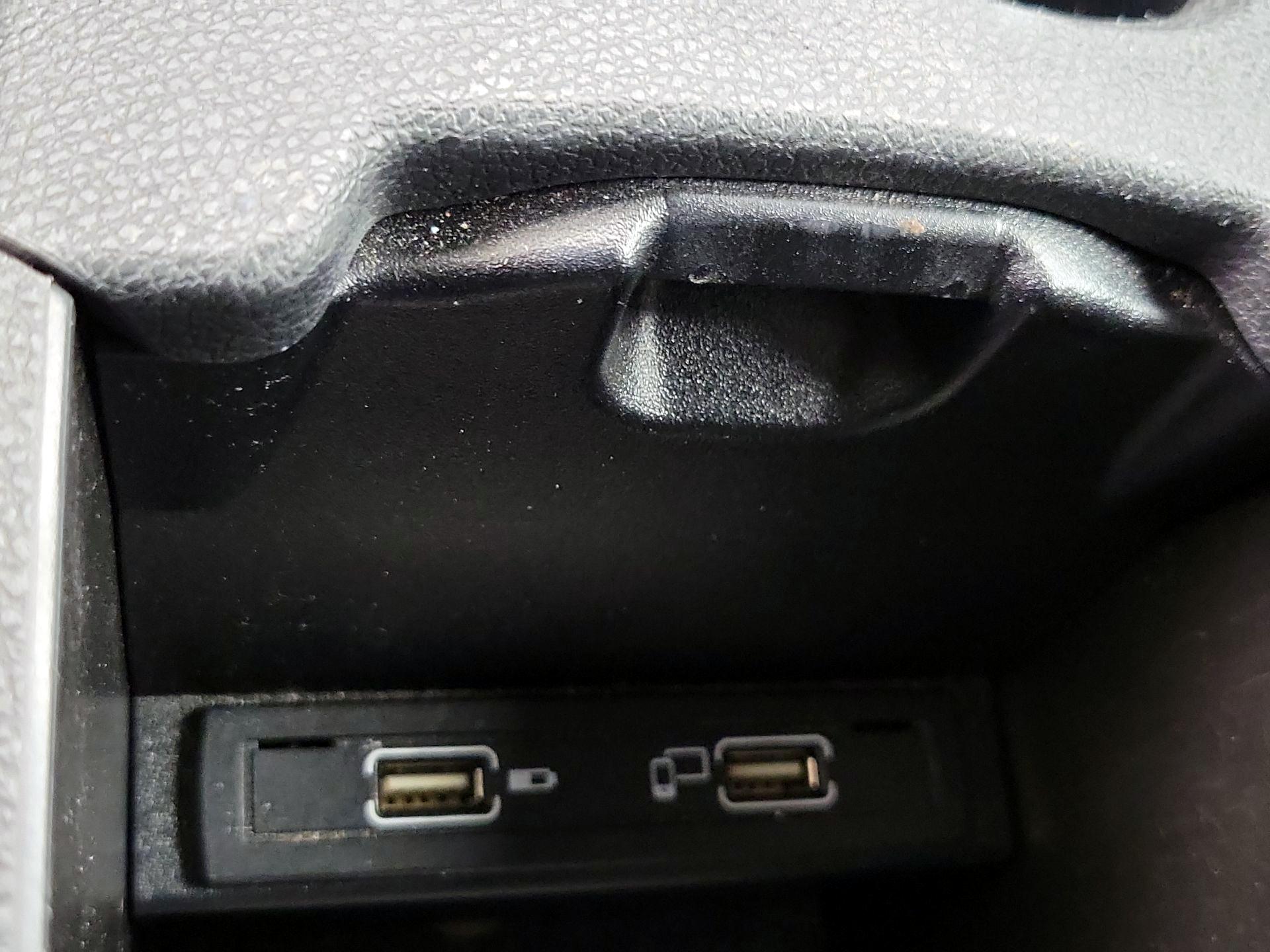Thumbnail: 2020 Mercedes-Benz GLA - 16