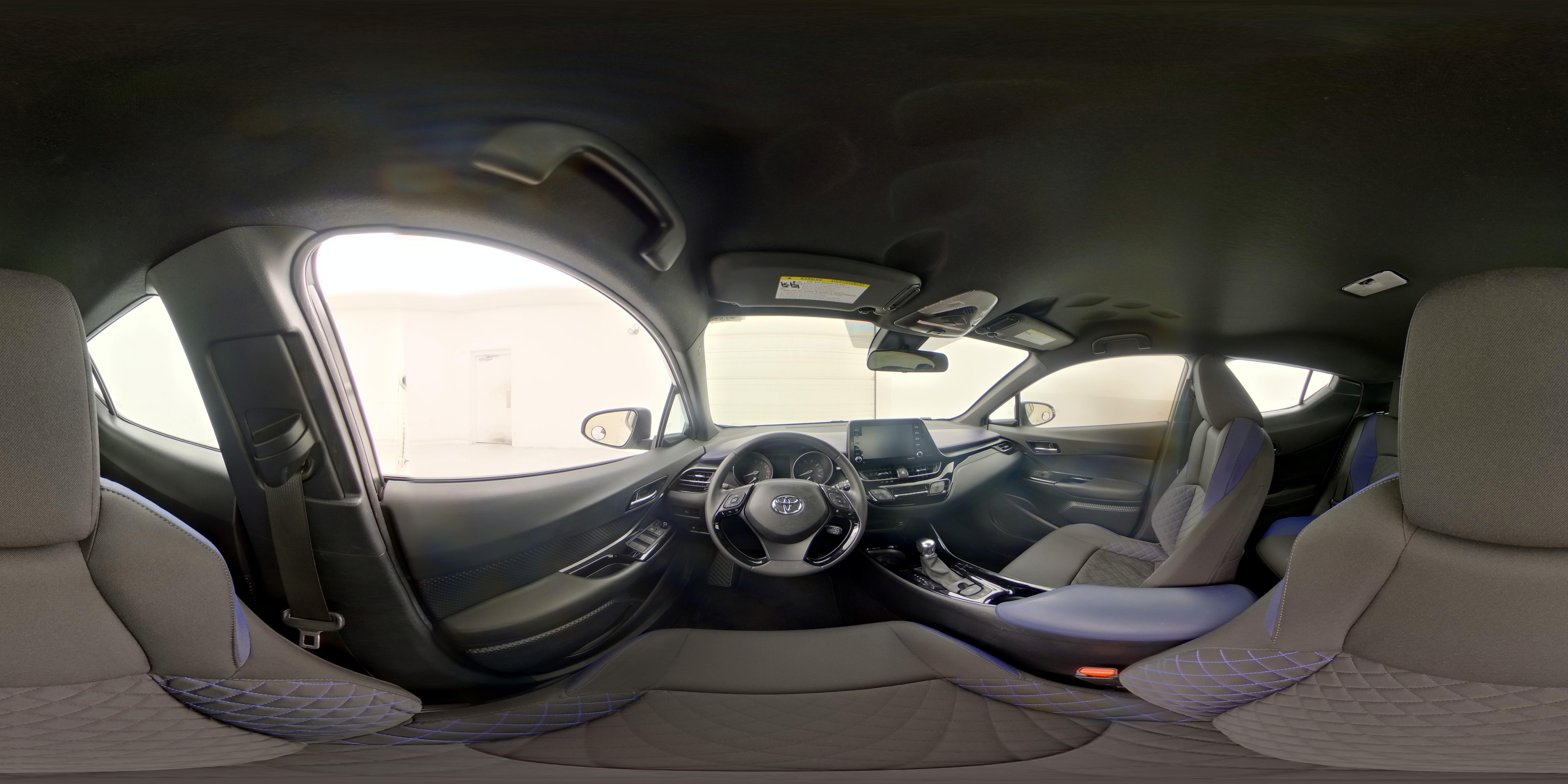 2020 Toyota C-HR XLE - Photo 26