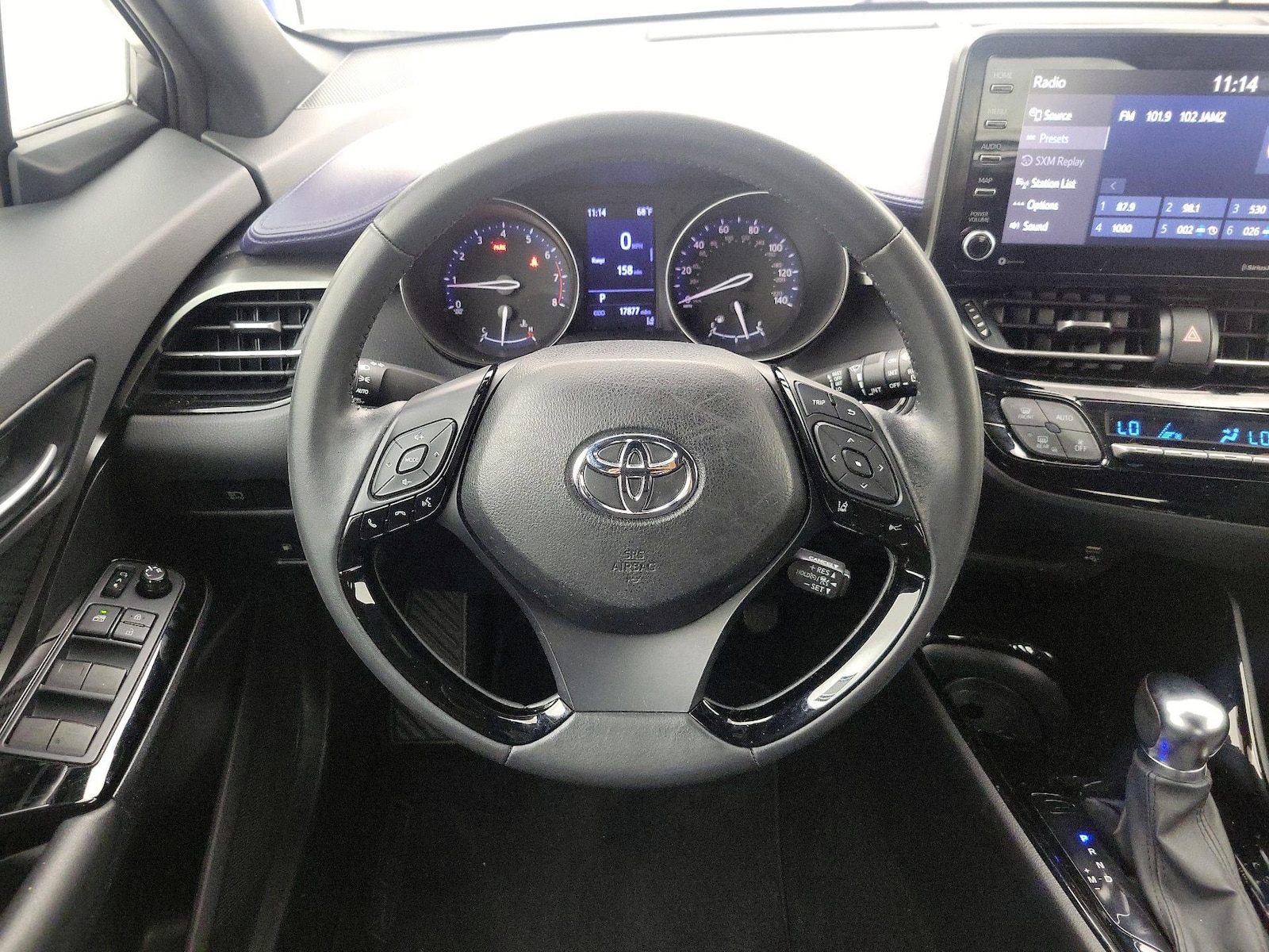 2020 Toyota C-HR XLE - Photo 11