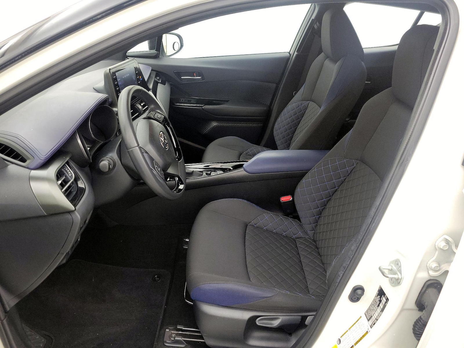 2020 Toyota C-HR XLE - Photo 12