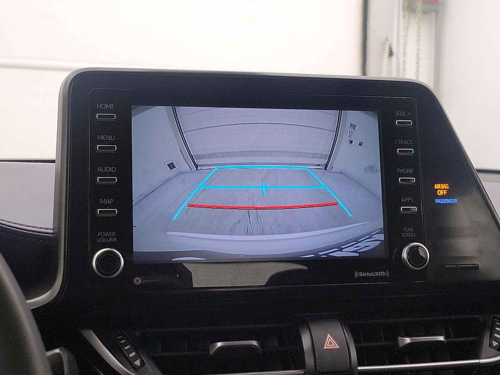 2020 Toyota C-HR XLE - Photo 15