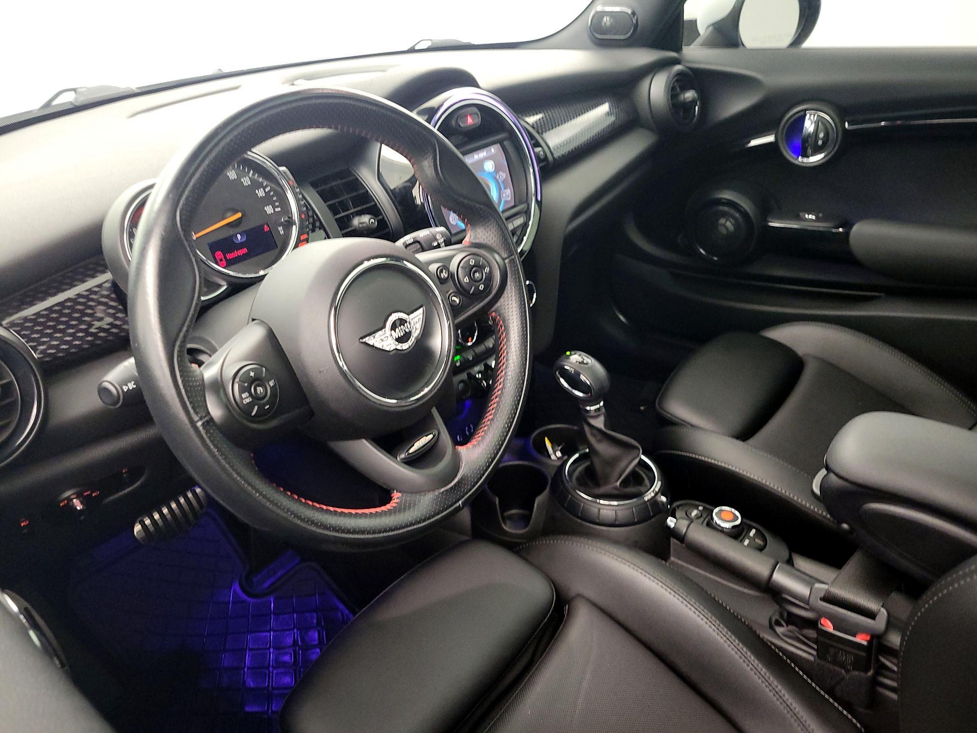 Thumbnail: 2016 MINI Cooper Hardtop - 9
