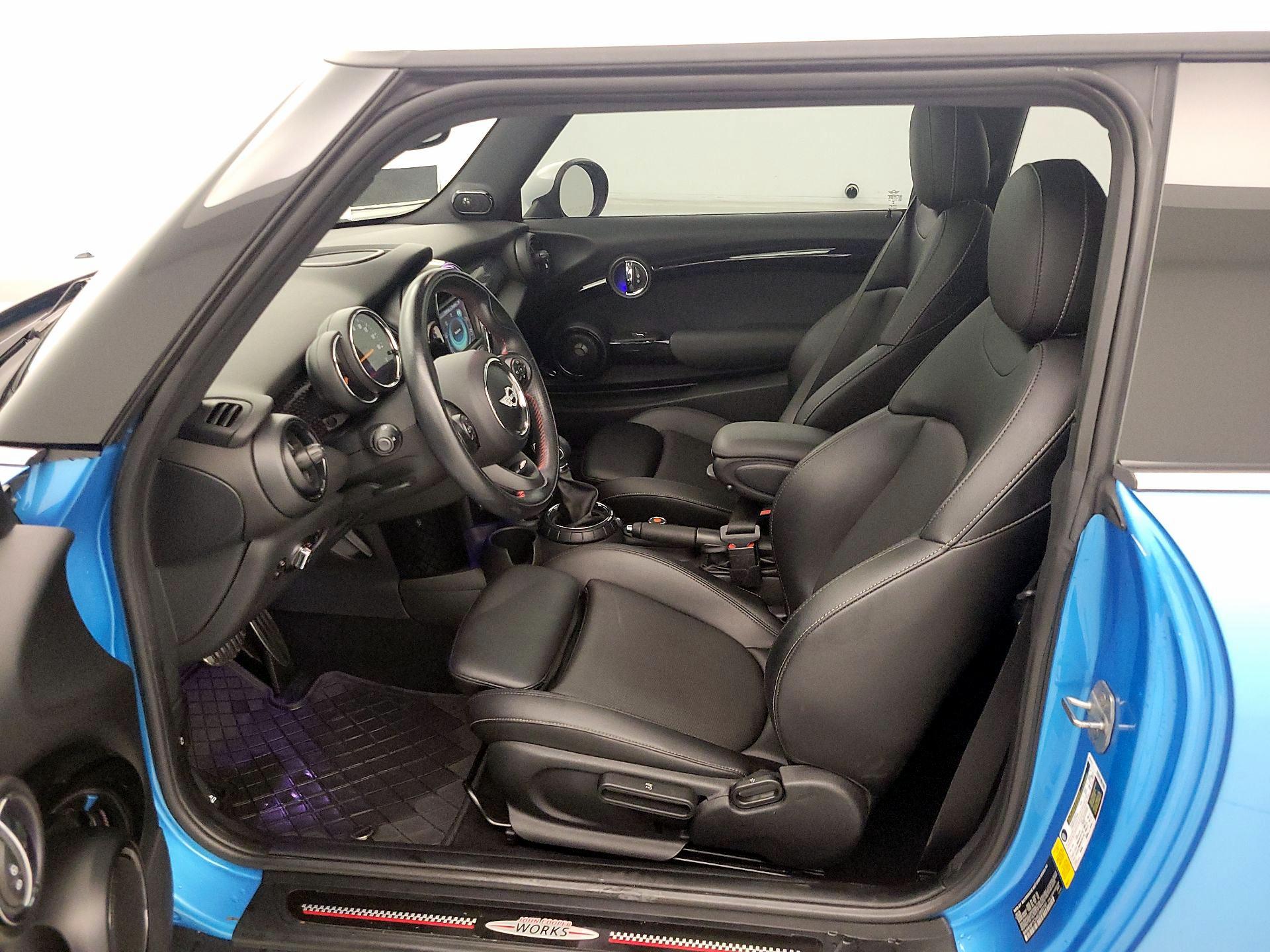 Thumbnail: 2016 MINI Cooper Hardtop - 11