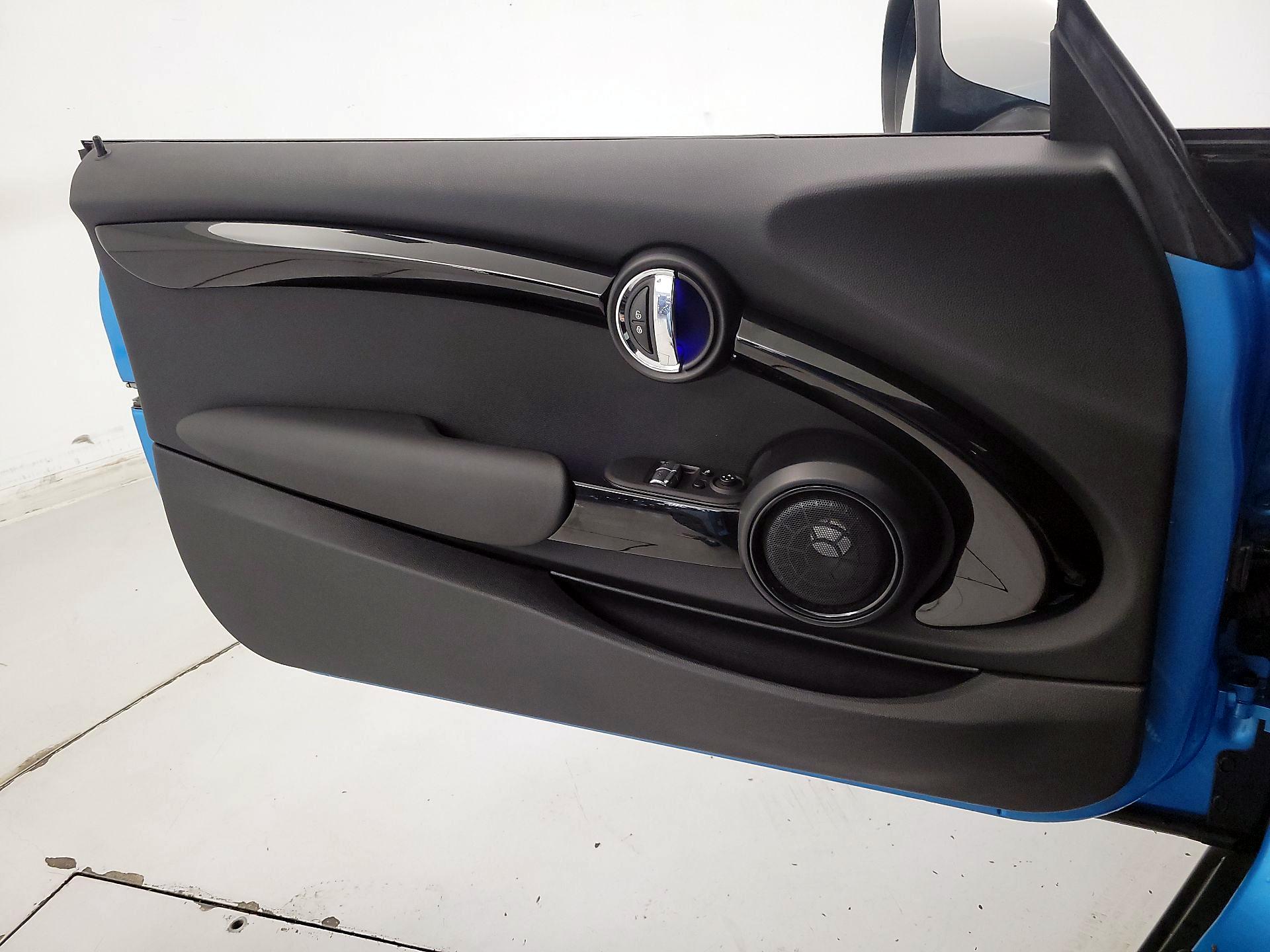 Thumbnail: 2016 MINI Cooper Hardtop - 12