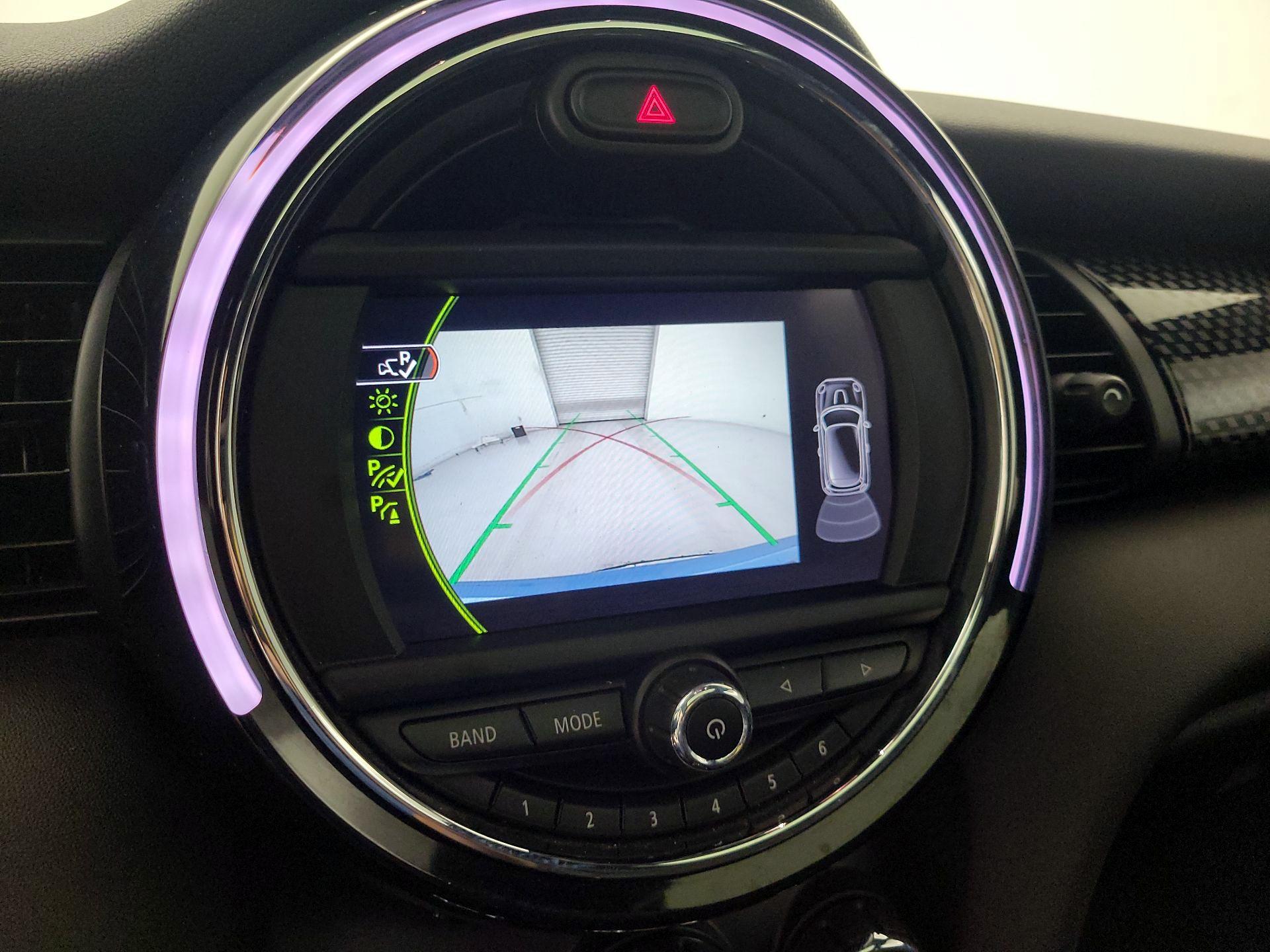 Thumbnail: 2016 MINI Cooper Hardtop - 13