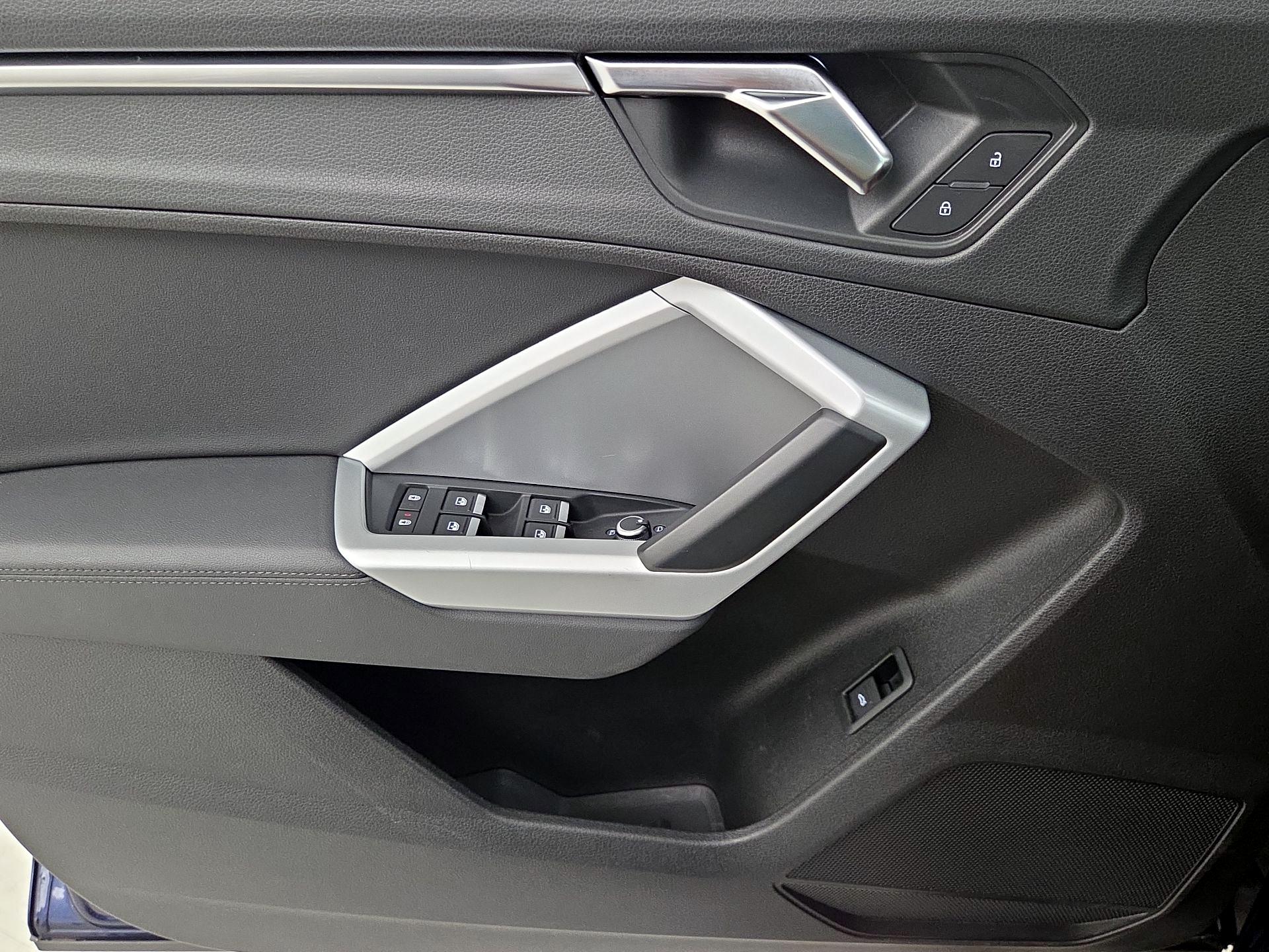 Thumbnail: 2021 Audi Q3 - 12